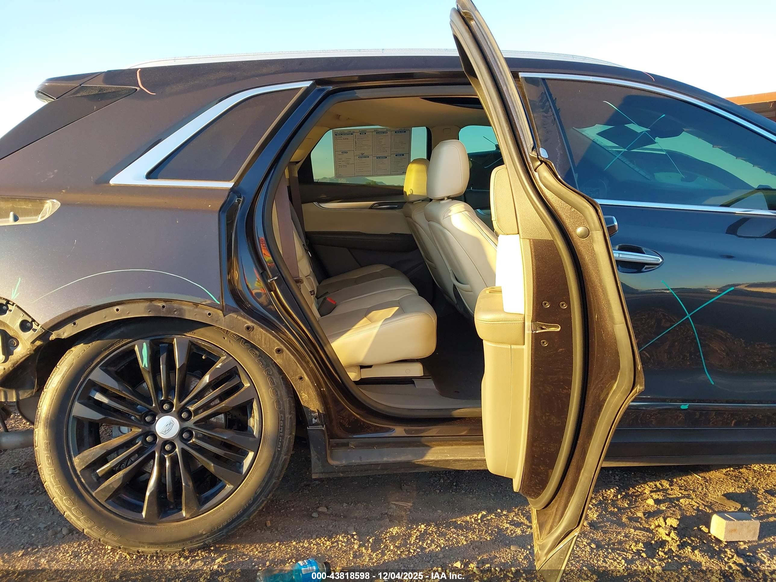 CADILLAC XT5 image 8