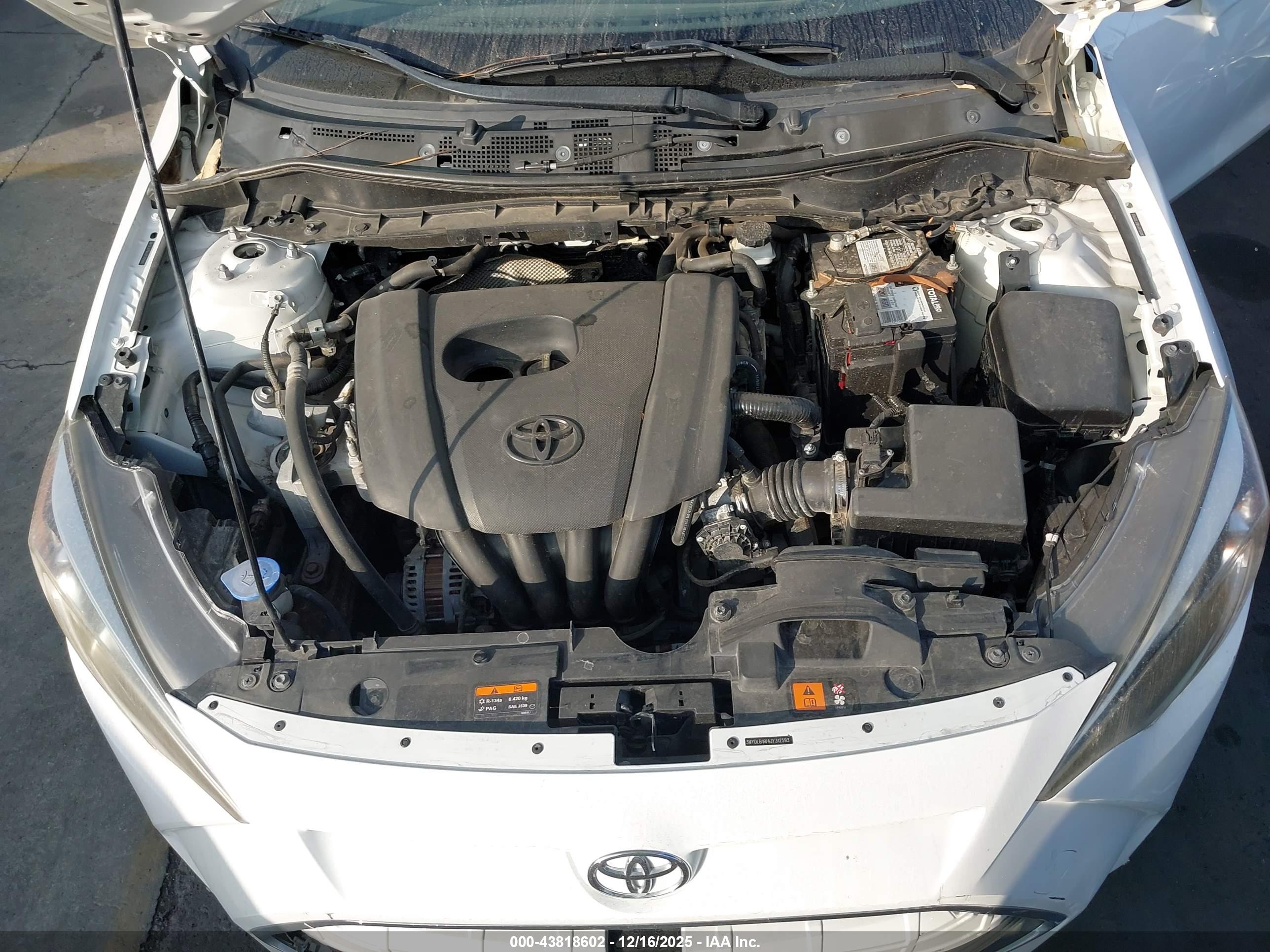 TOYOTA YARIS image 10