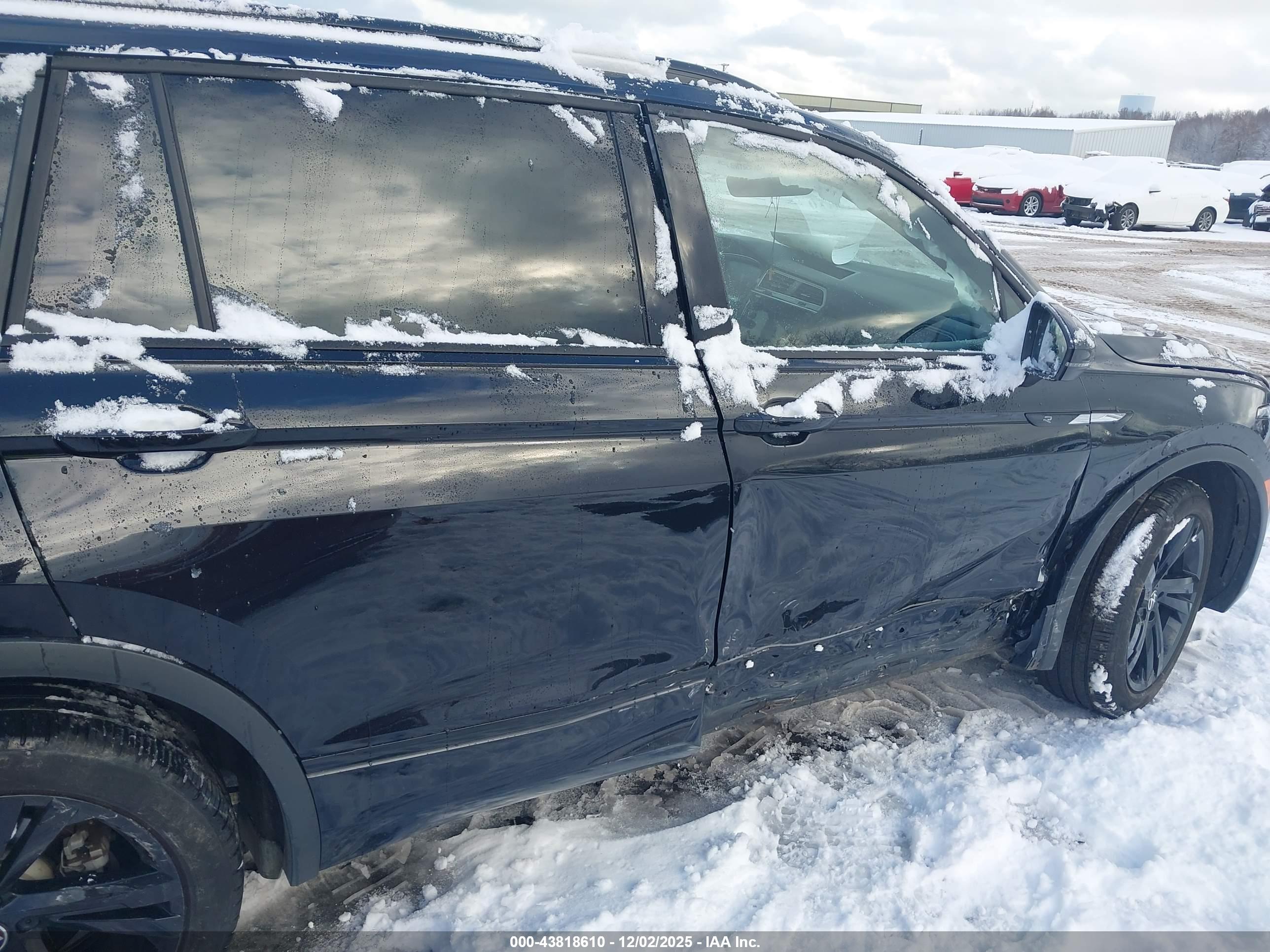VOLKSWAGEN TIGUAN image 6