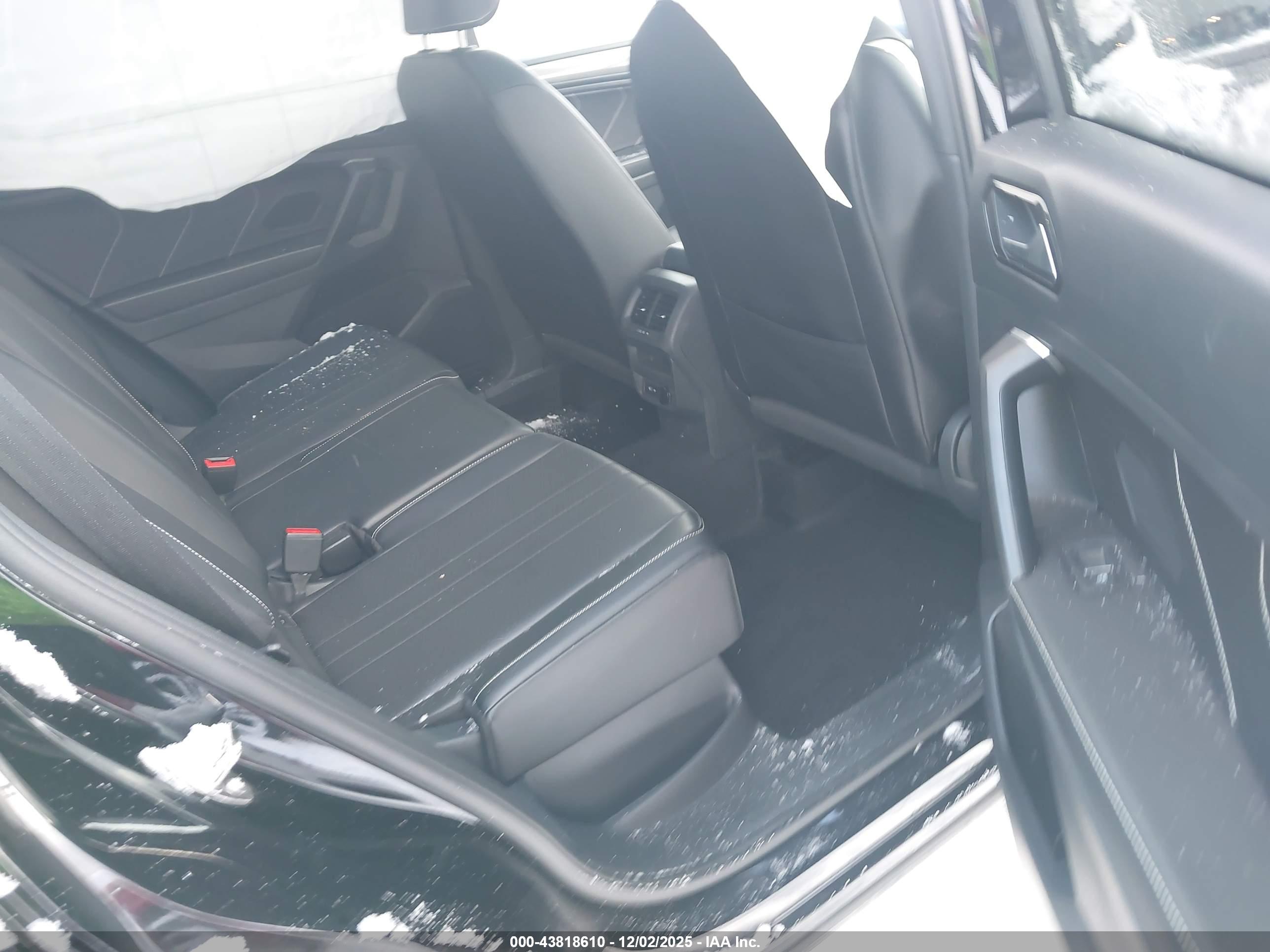 VOLKSWAGEN TIGUAN image 8