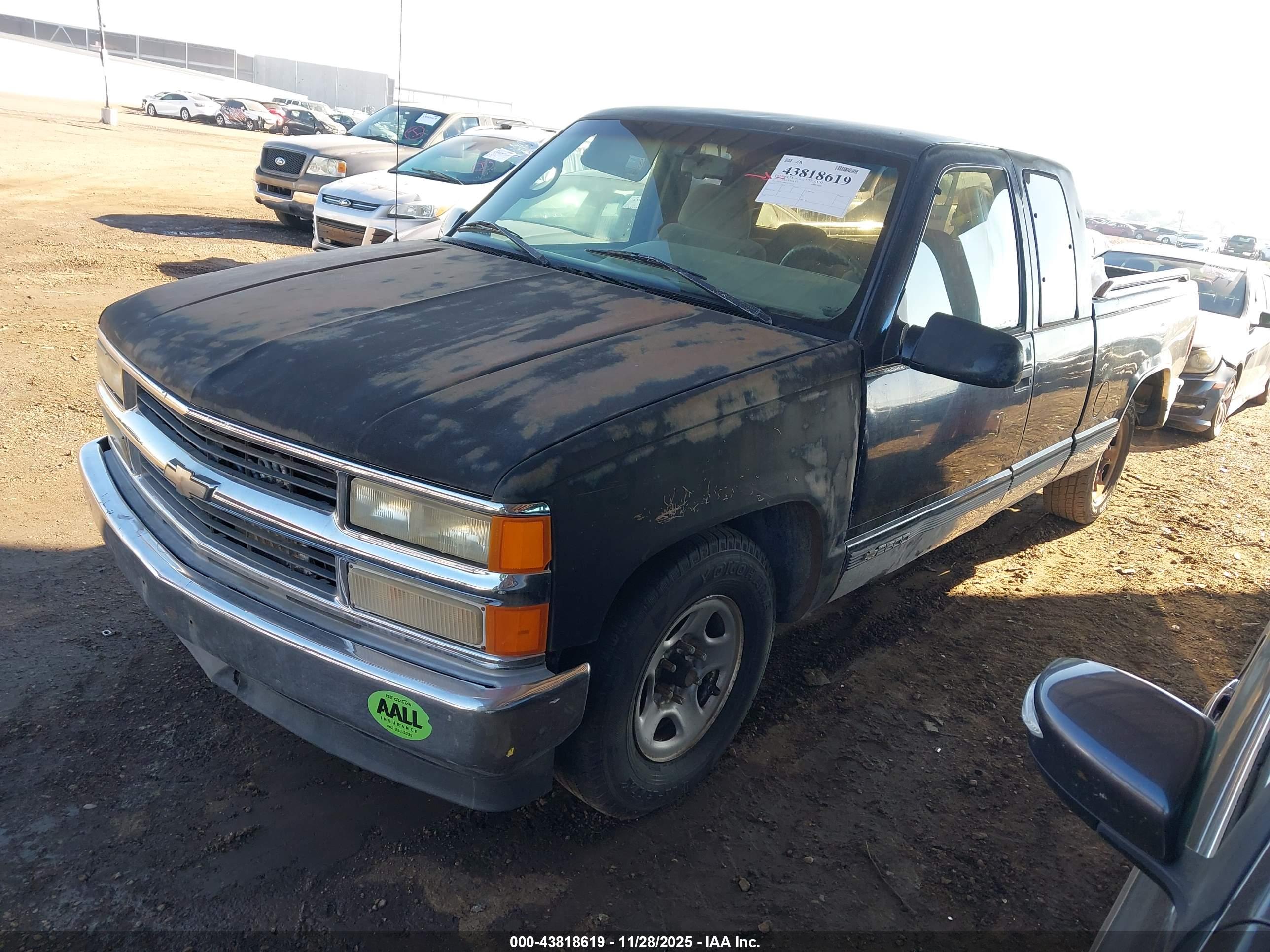 CHEVROLET GMT-400 image 2