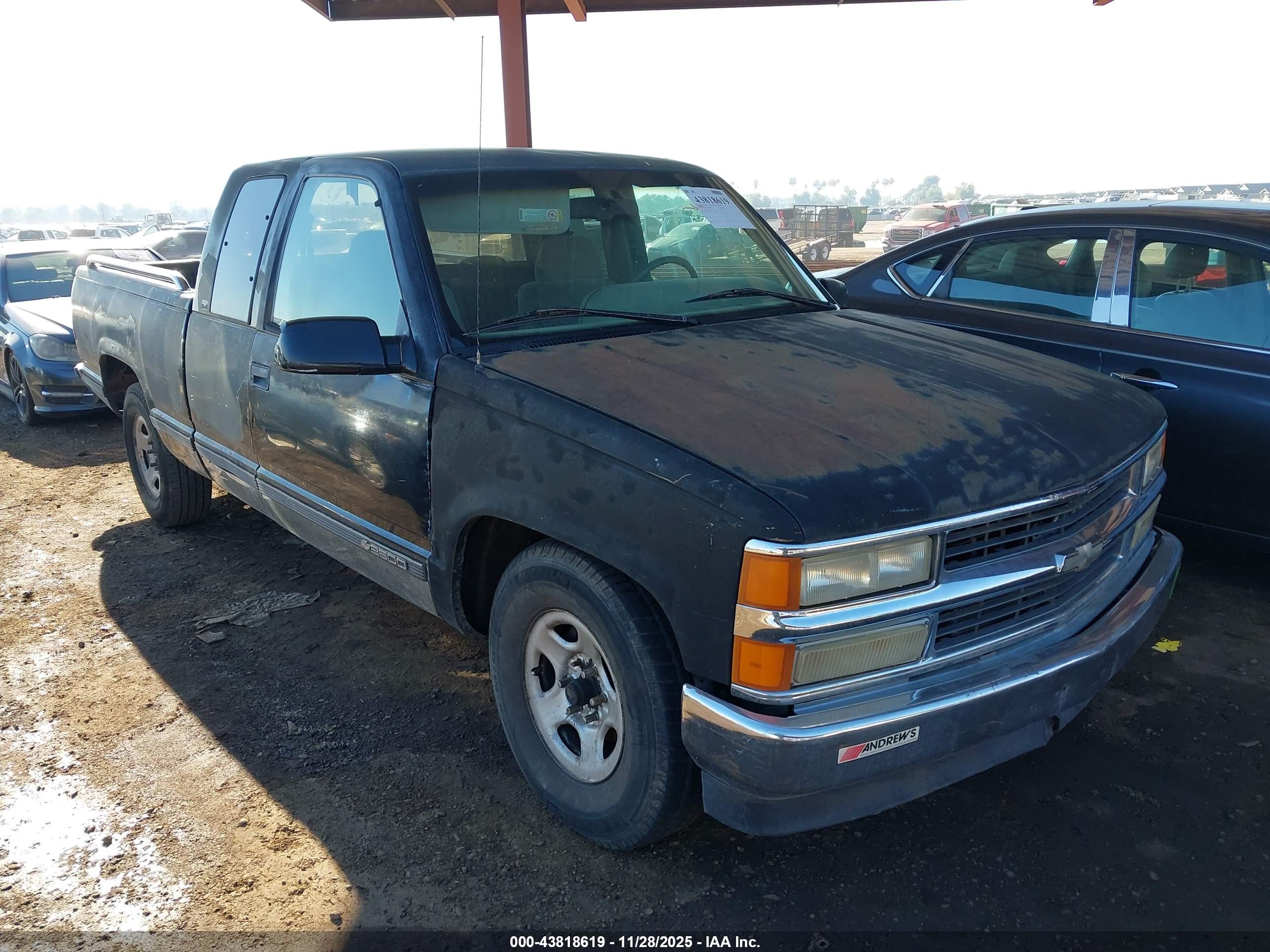 CHEVROLET GMT-400 image 6