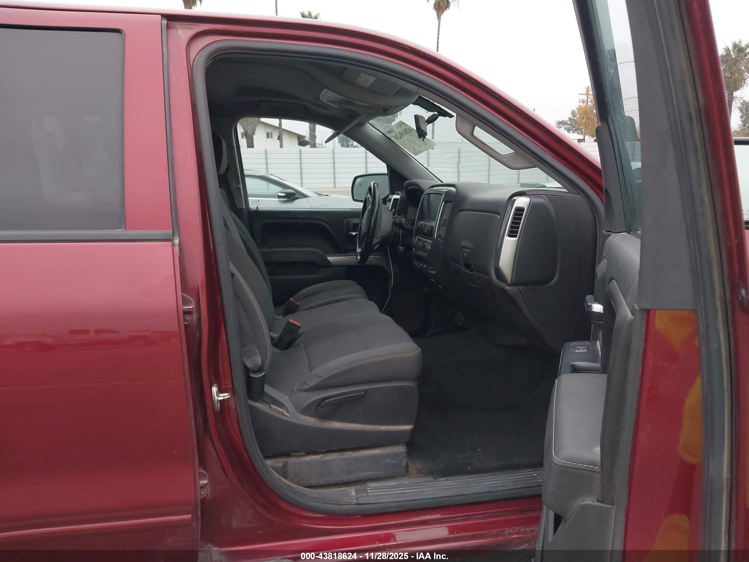 CHEVROLET SILVERADO image 5