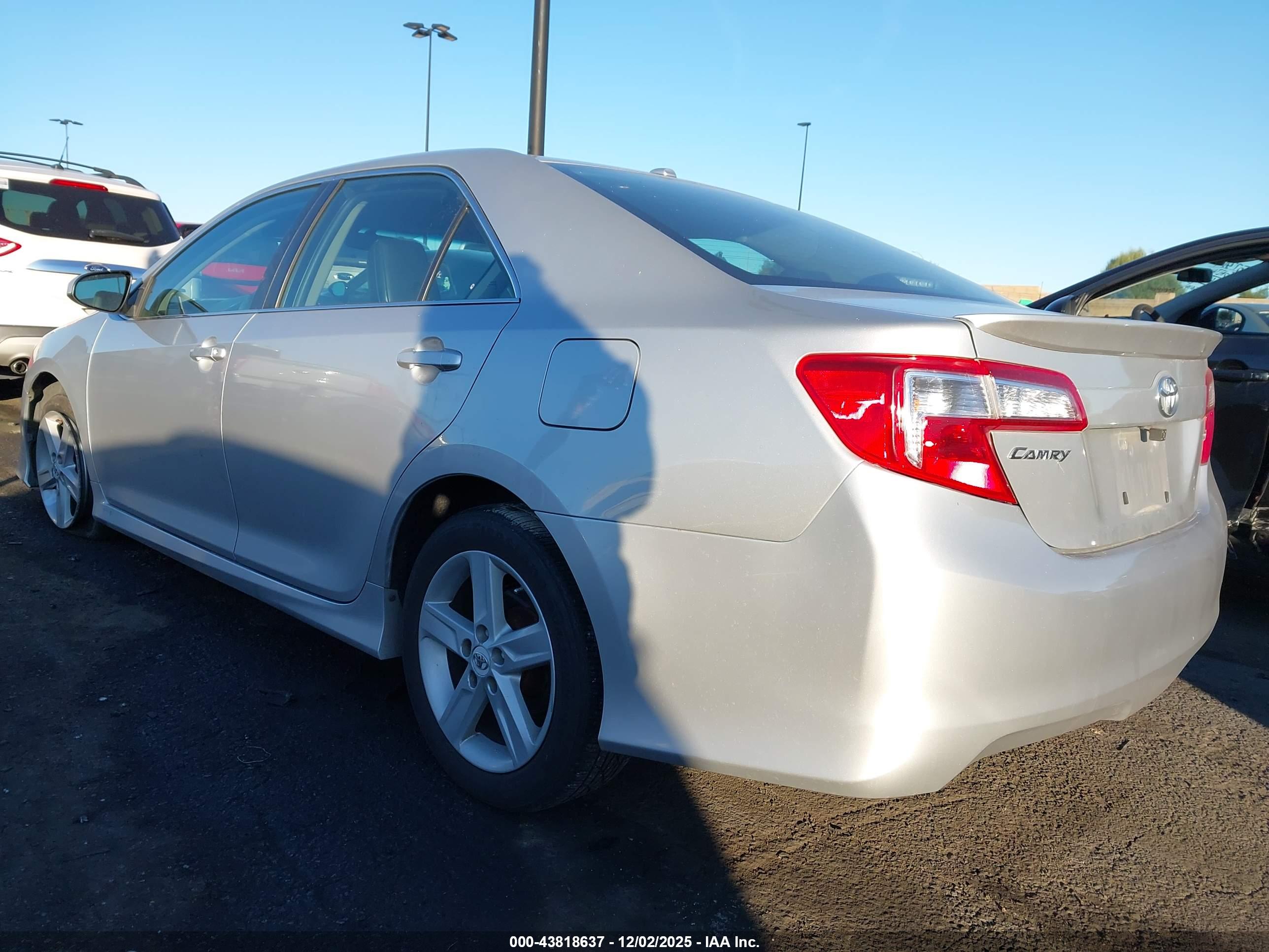 TOYOTA CAMRY image 3