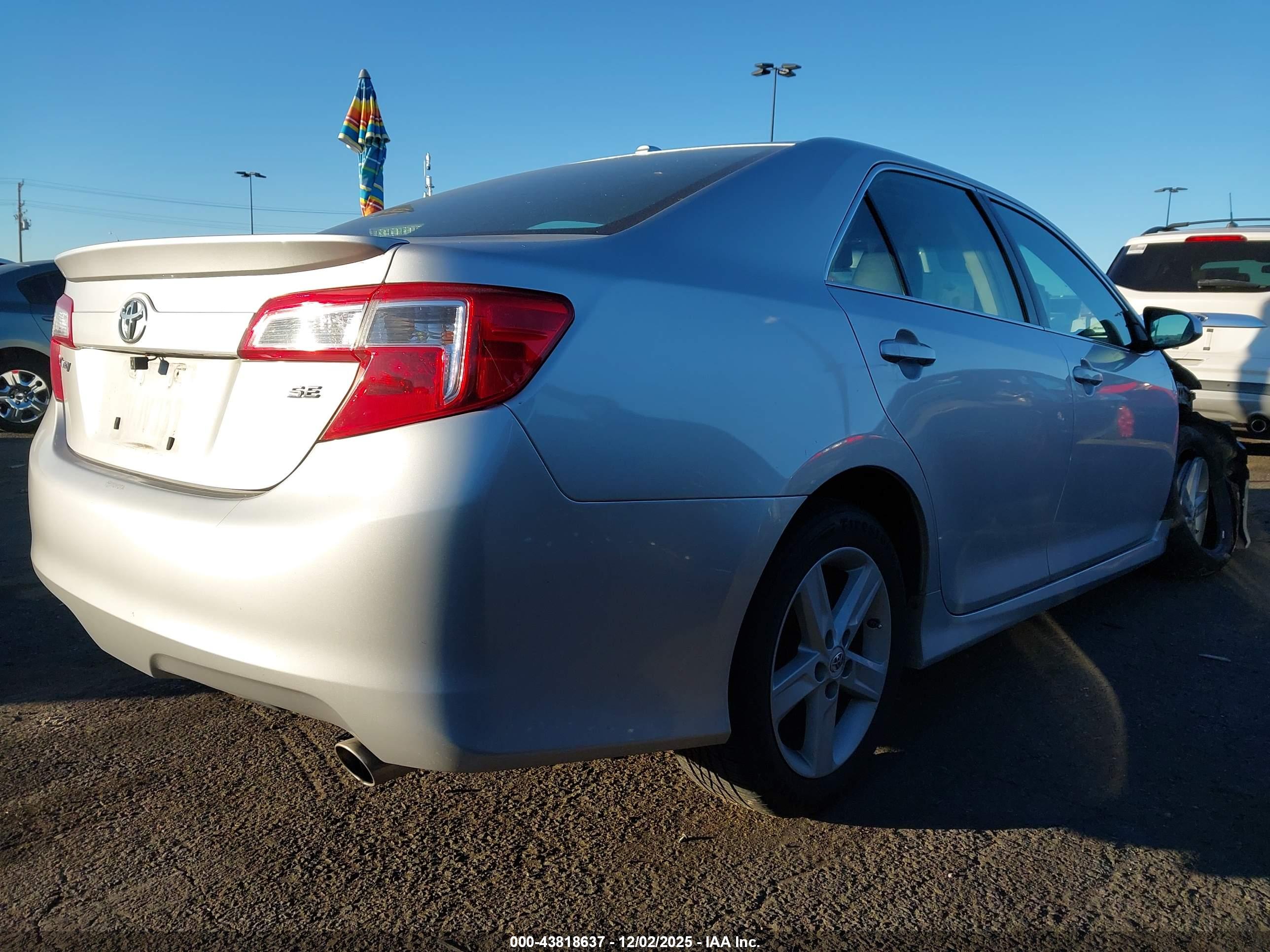 TOYOTA CAMRY image 4
