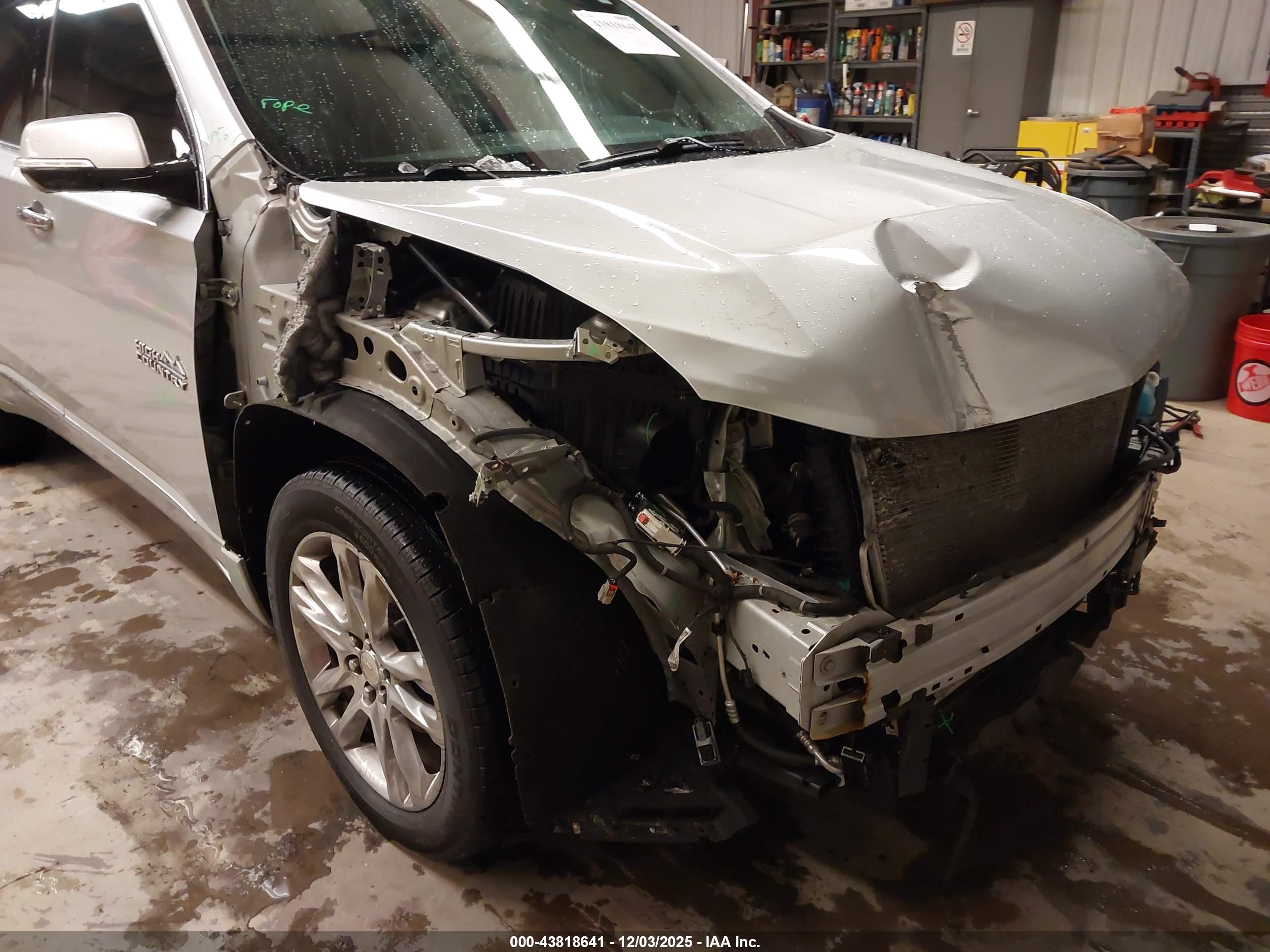 CHEVROLET TRAVERSE image 6