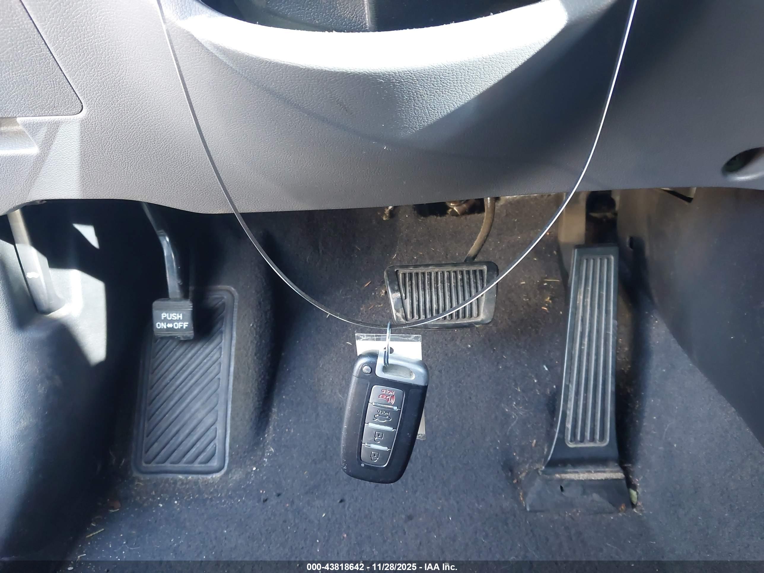 HYUNDAI SONATA image 11