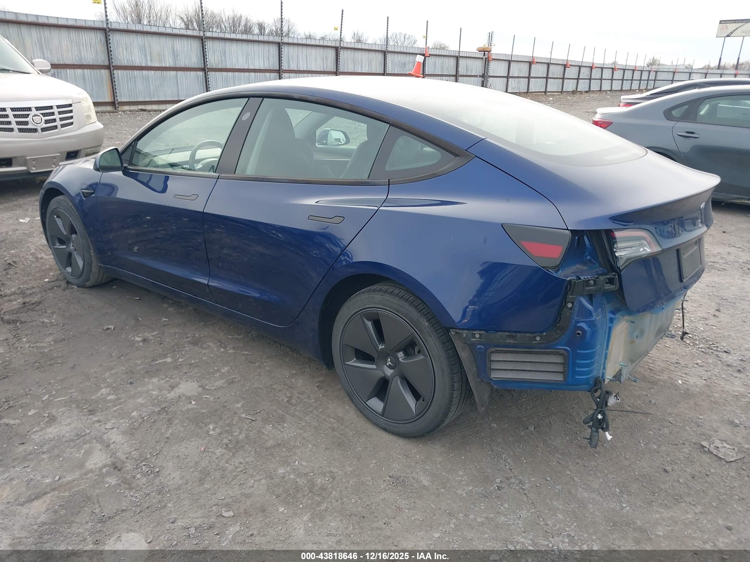 TESLA MODEL image 3