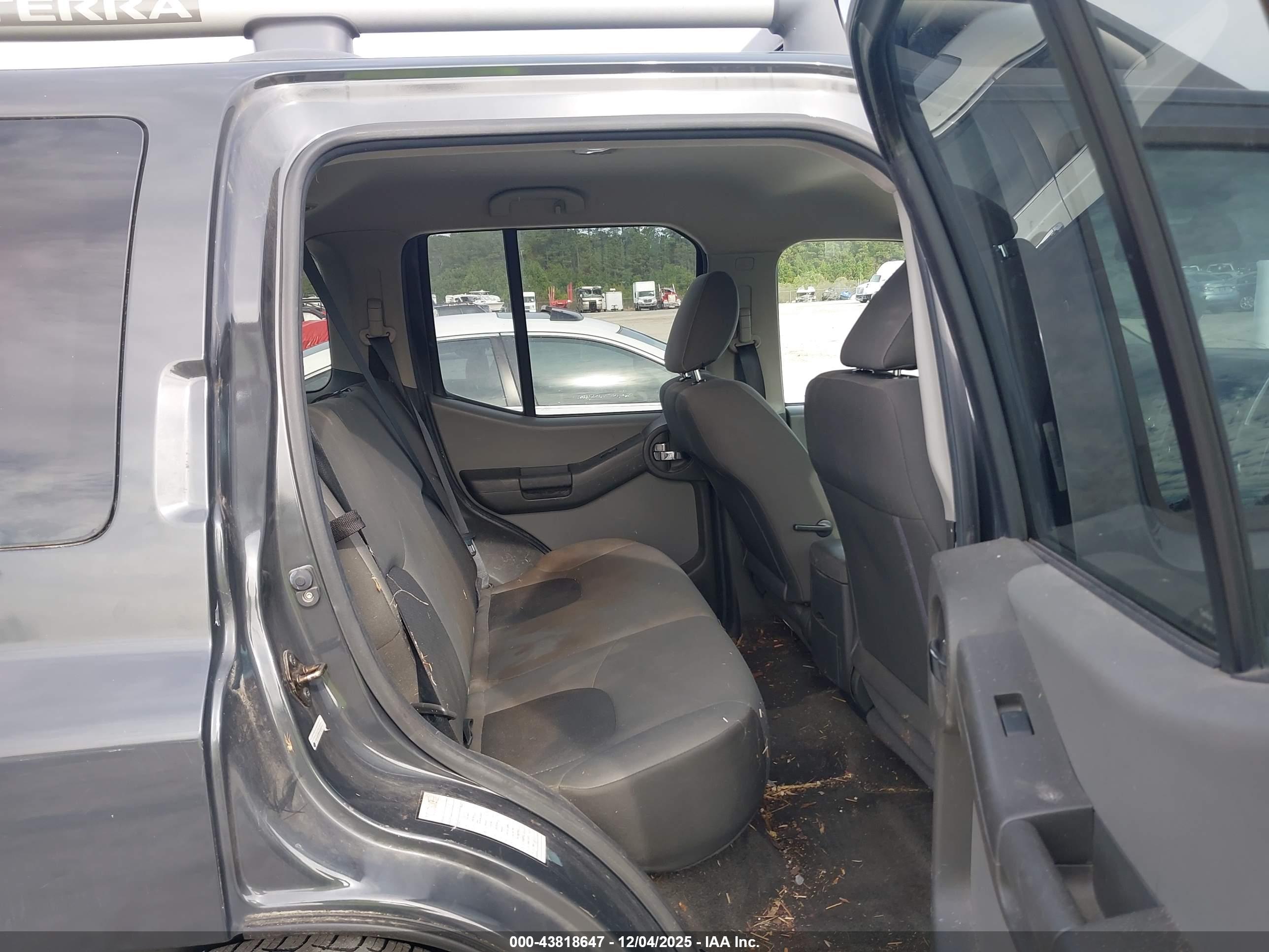 NISSAN XTERRA image 8