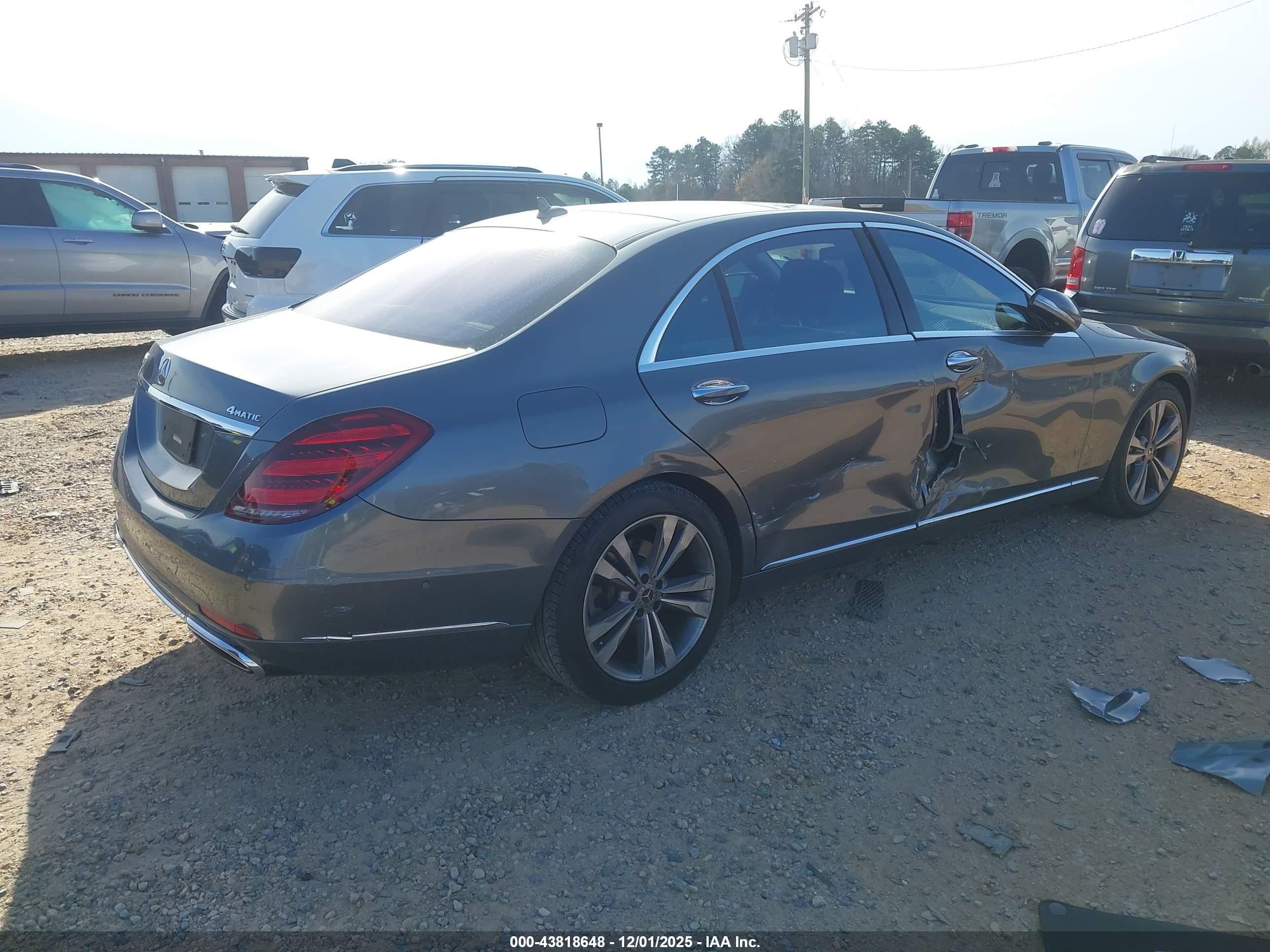 MERCEDES-BENZ S image 4