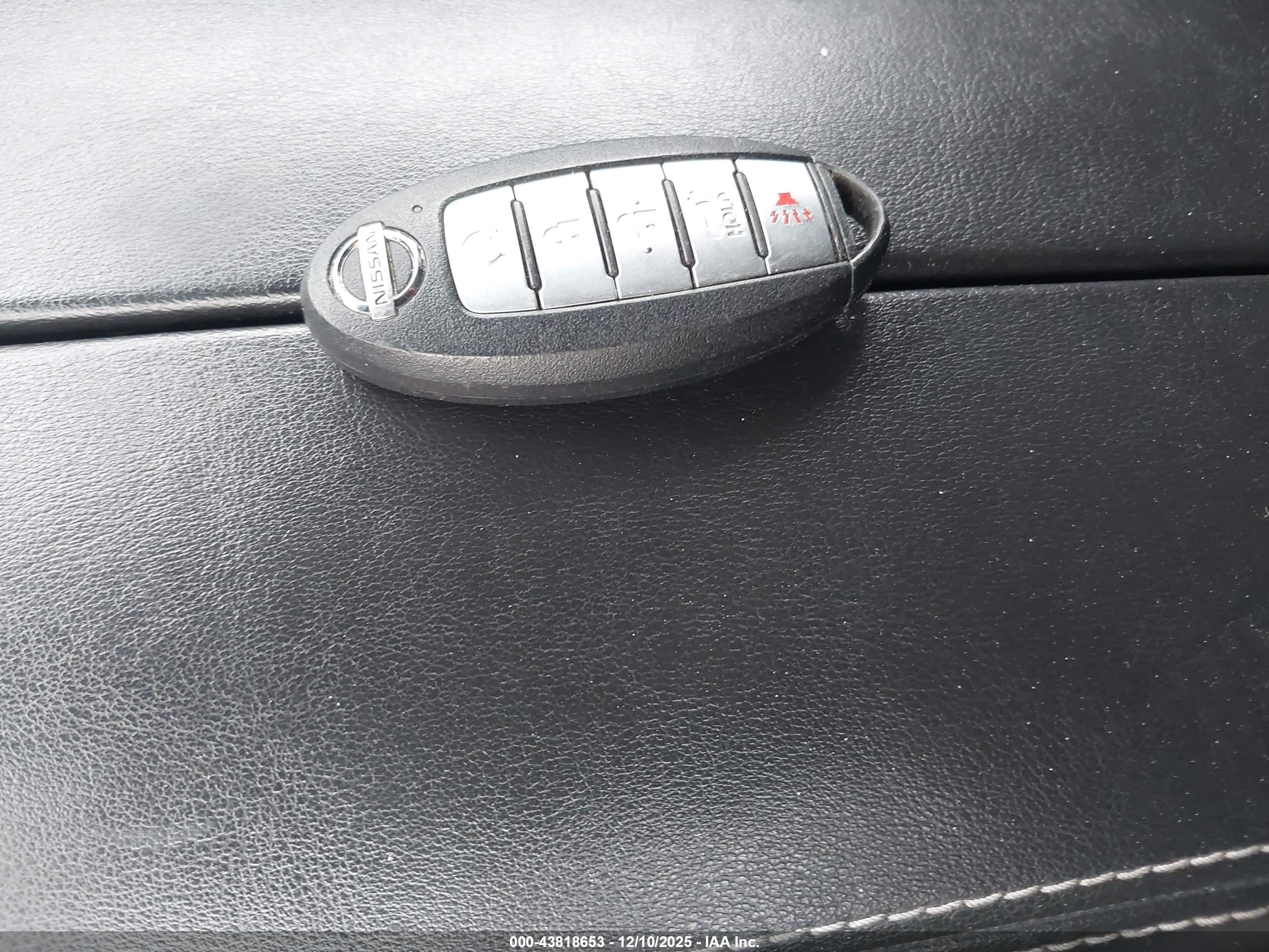 NISSAN ROGUE image 11