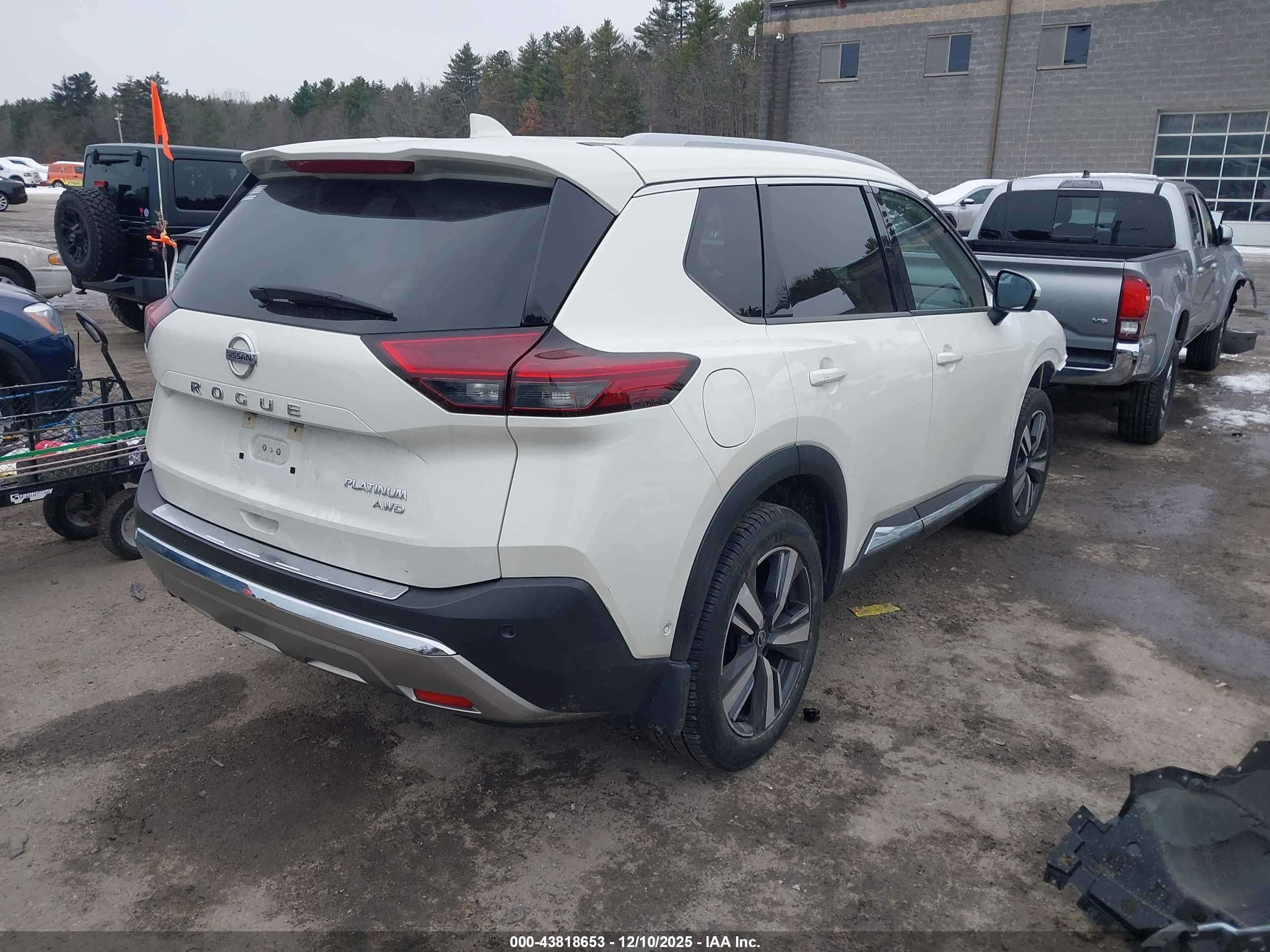 NISSAN ROGUE image 4