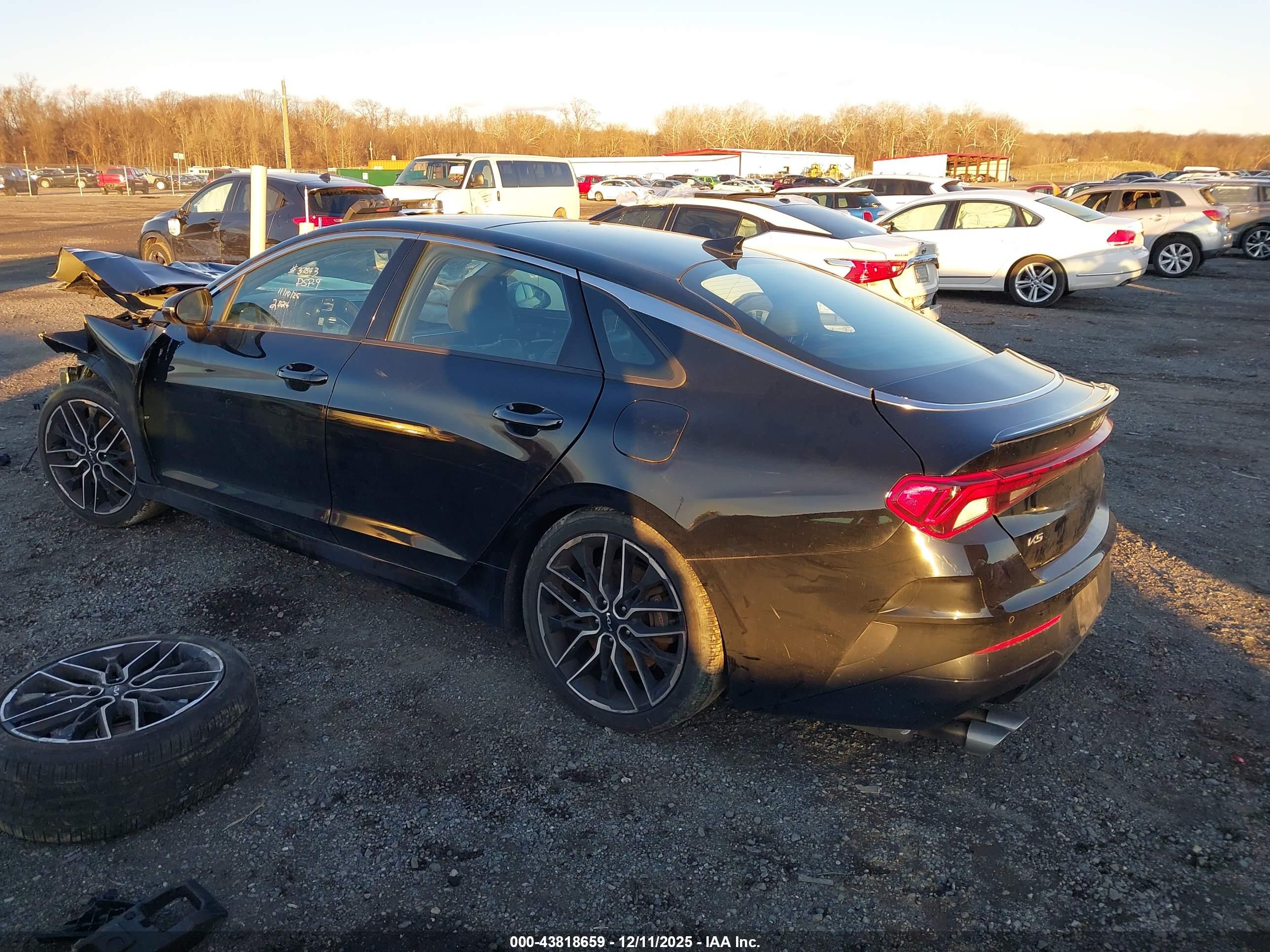 KIA K5 image 3