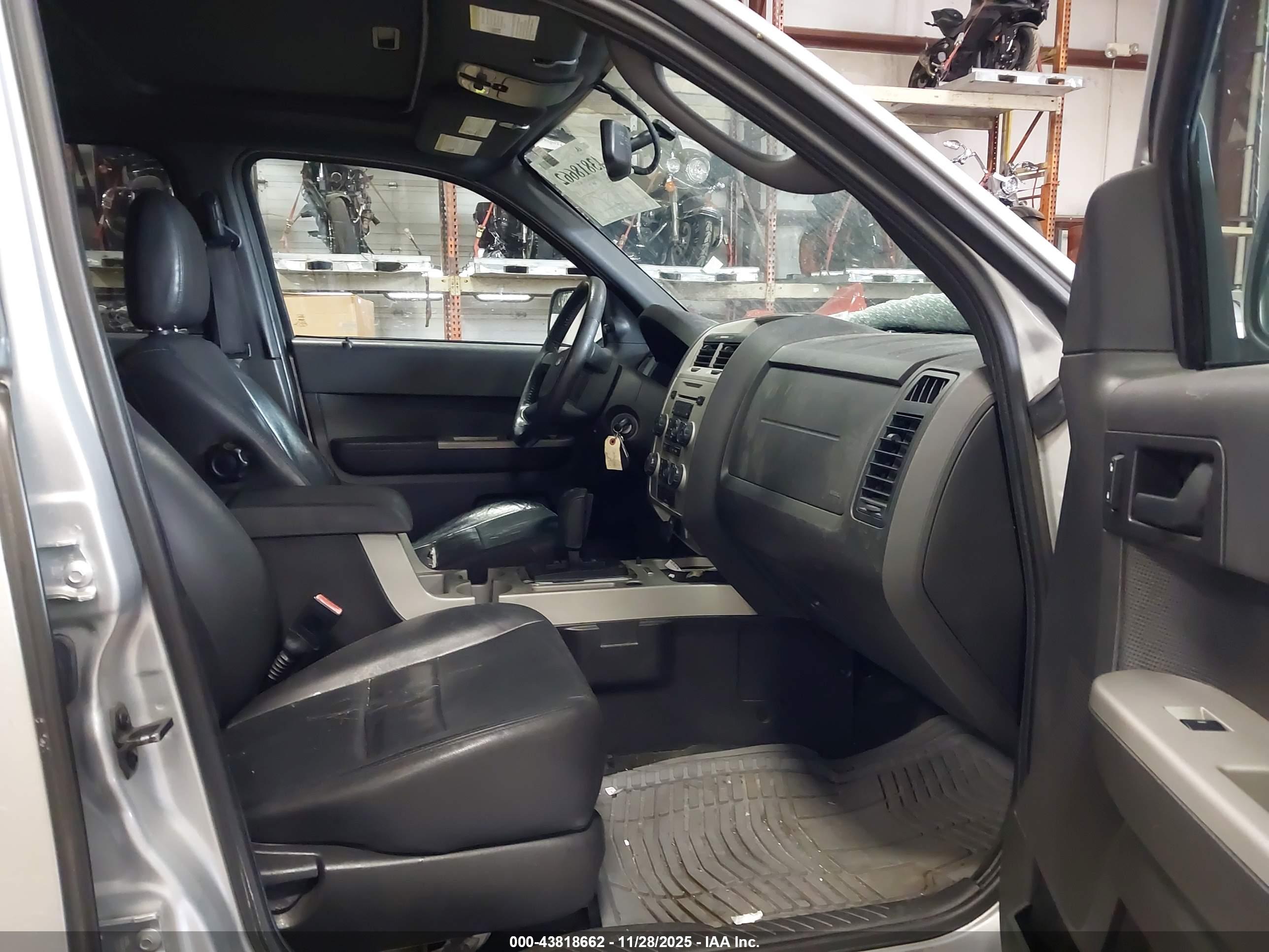 FORD ESCAPE image 5