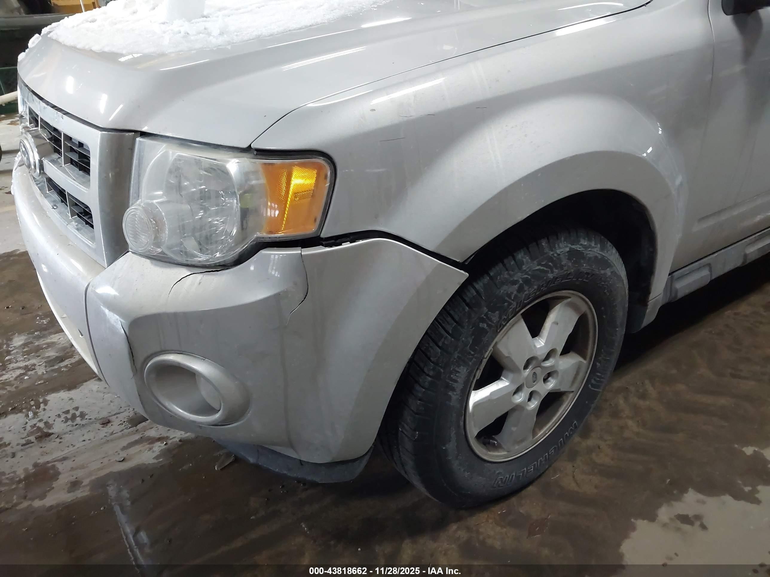 FORD ESCAPE image 6