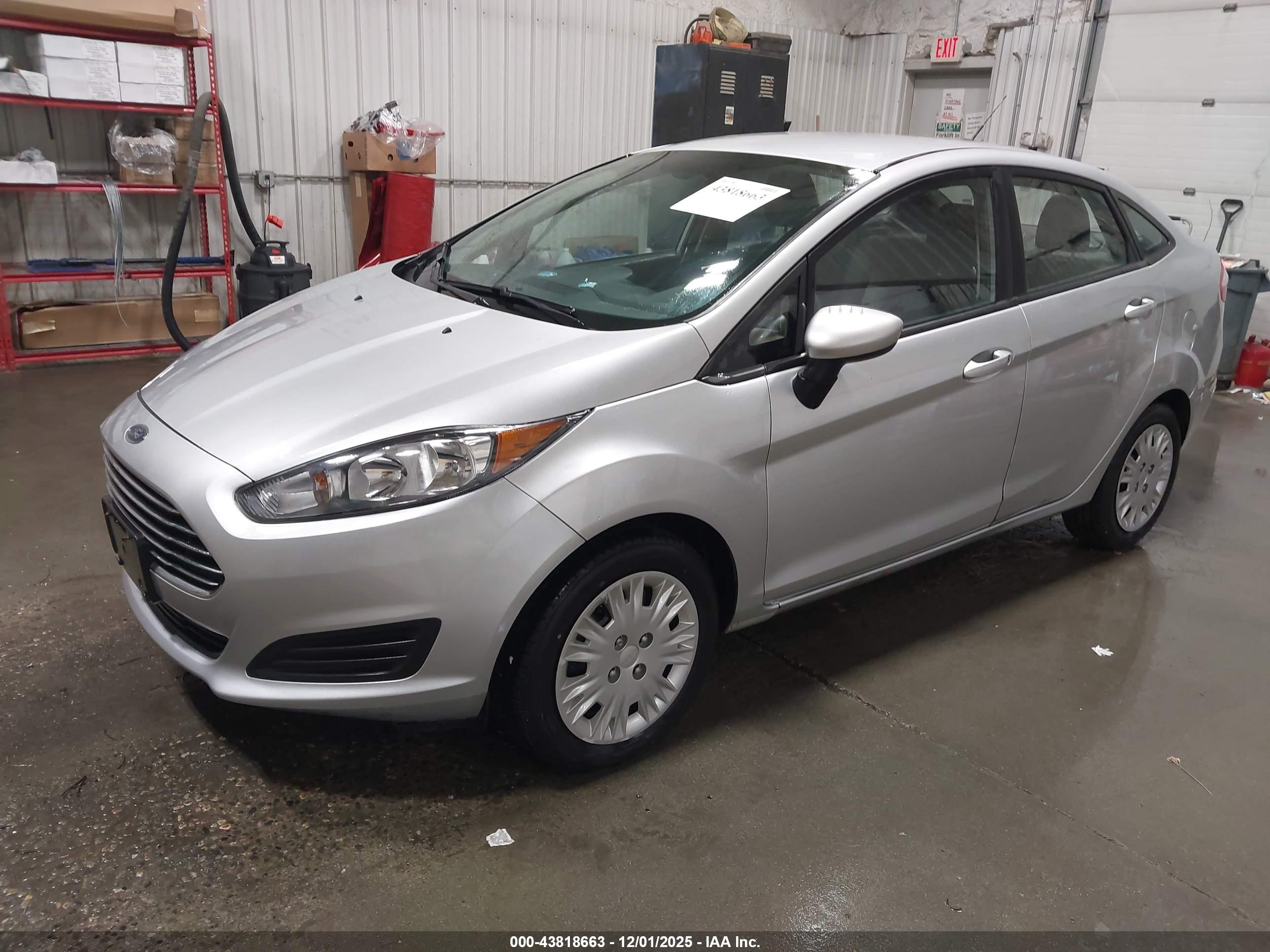 FORD FIESTA image 2