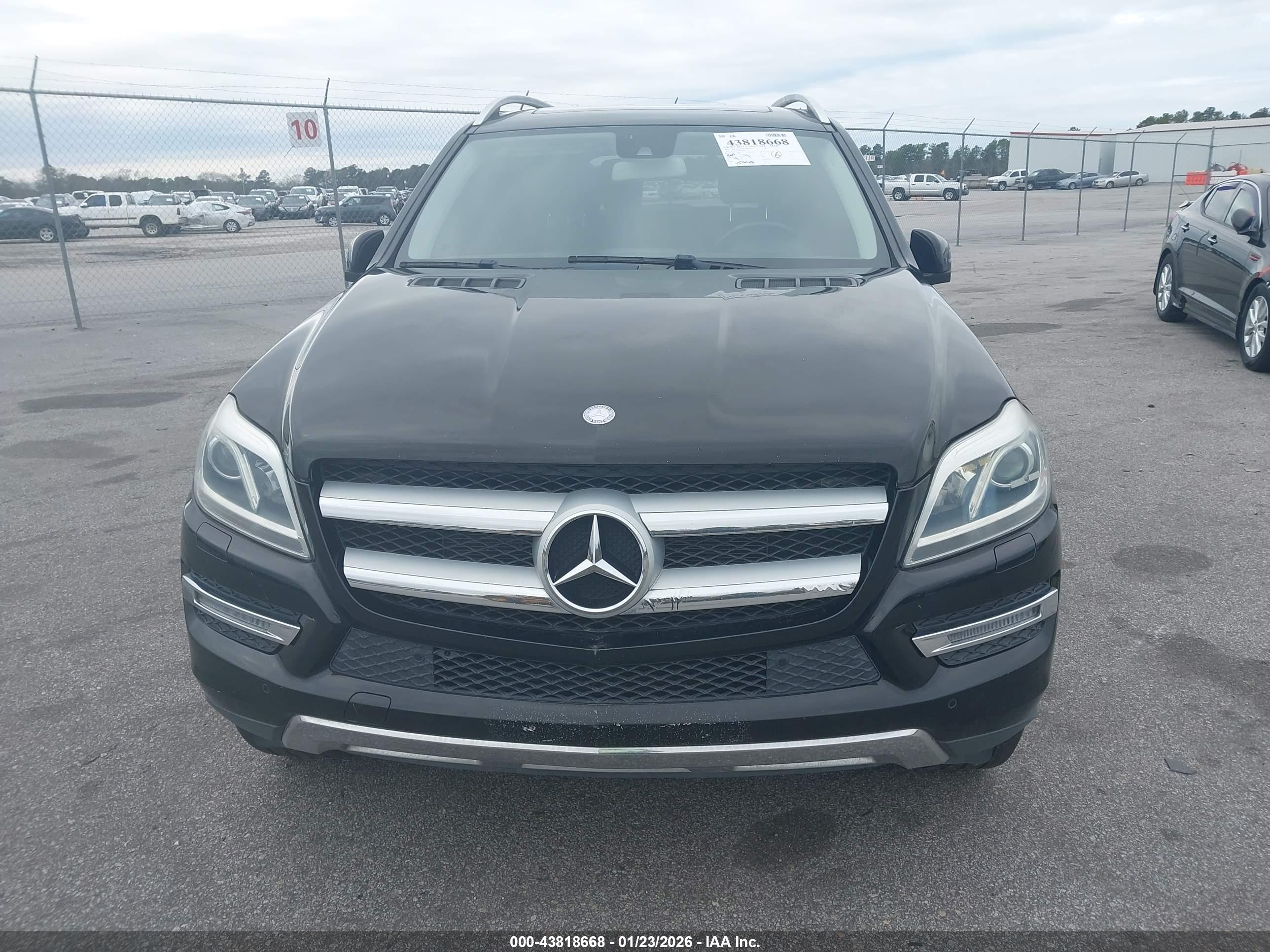 MERCEDES-BENZ GL image 6