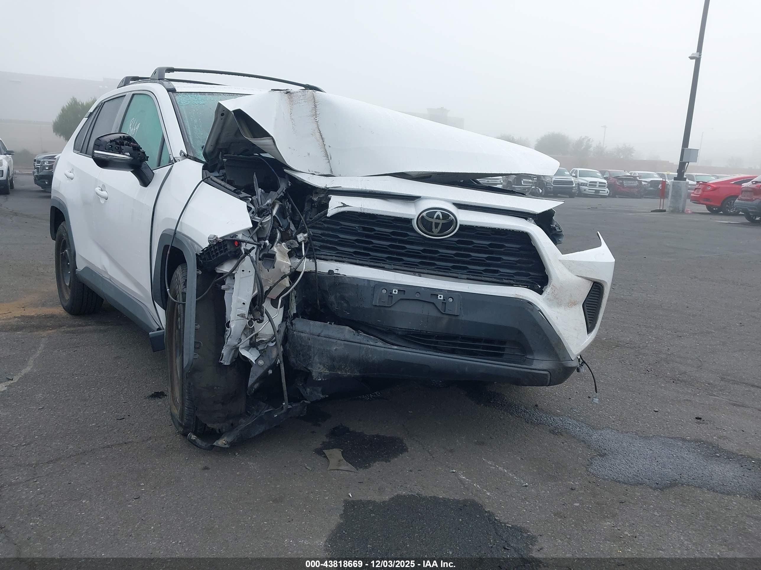 TOYOTA RAV4 image 6