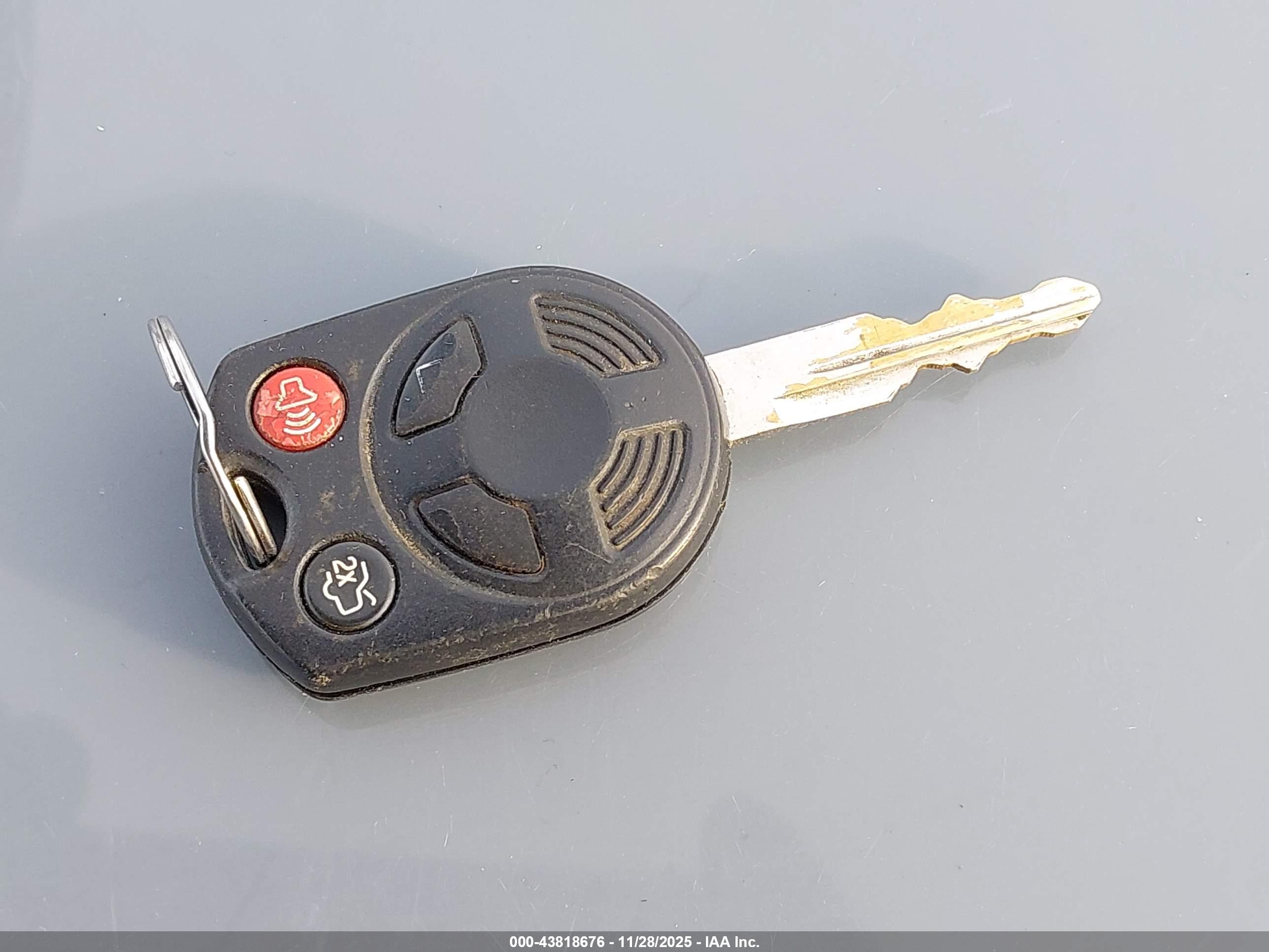 FORD FUSION image 11