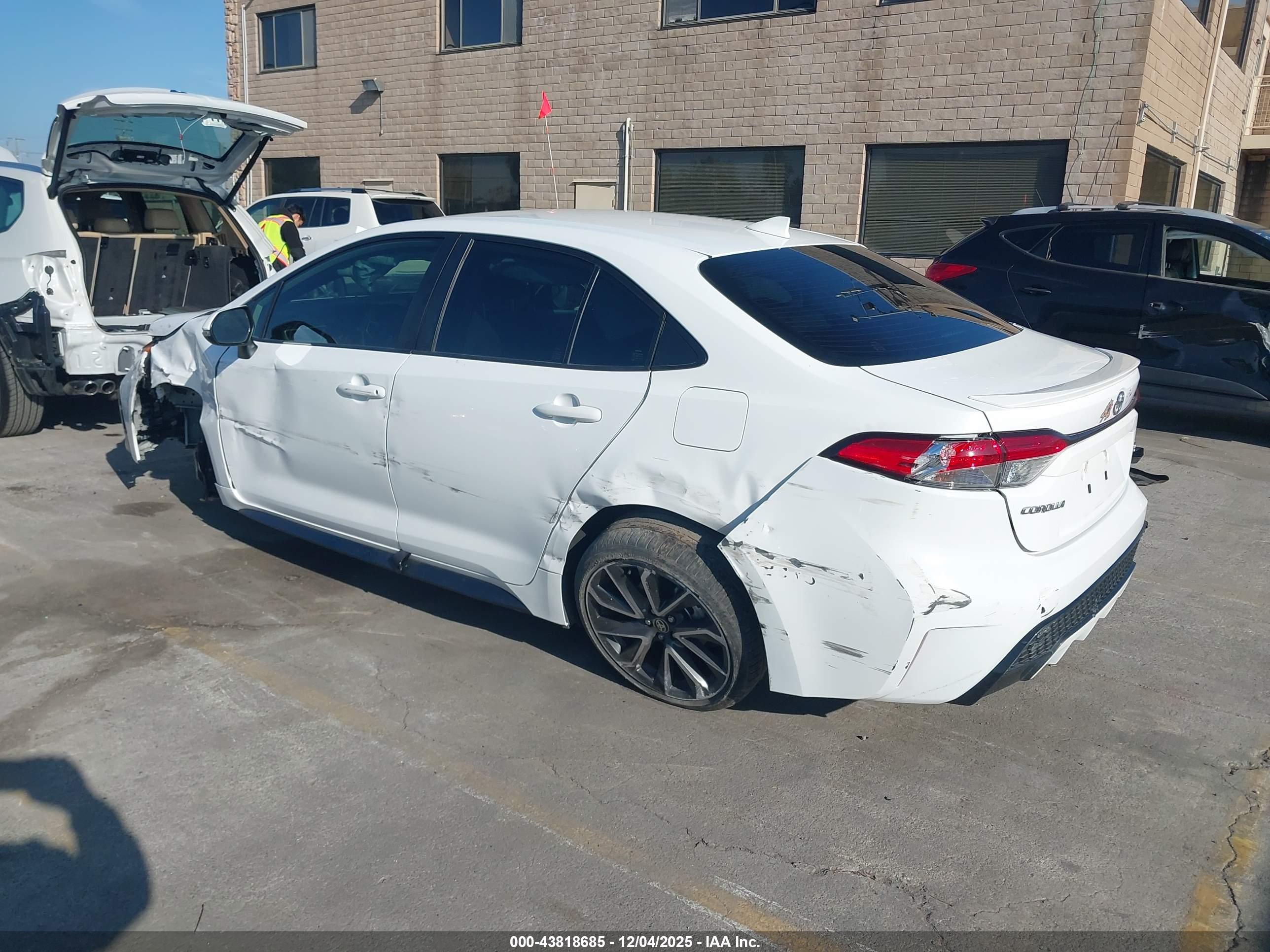 TOYOTA COROLLA image 3