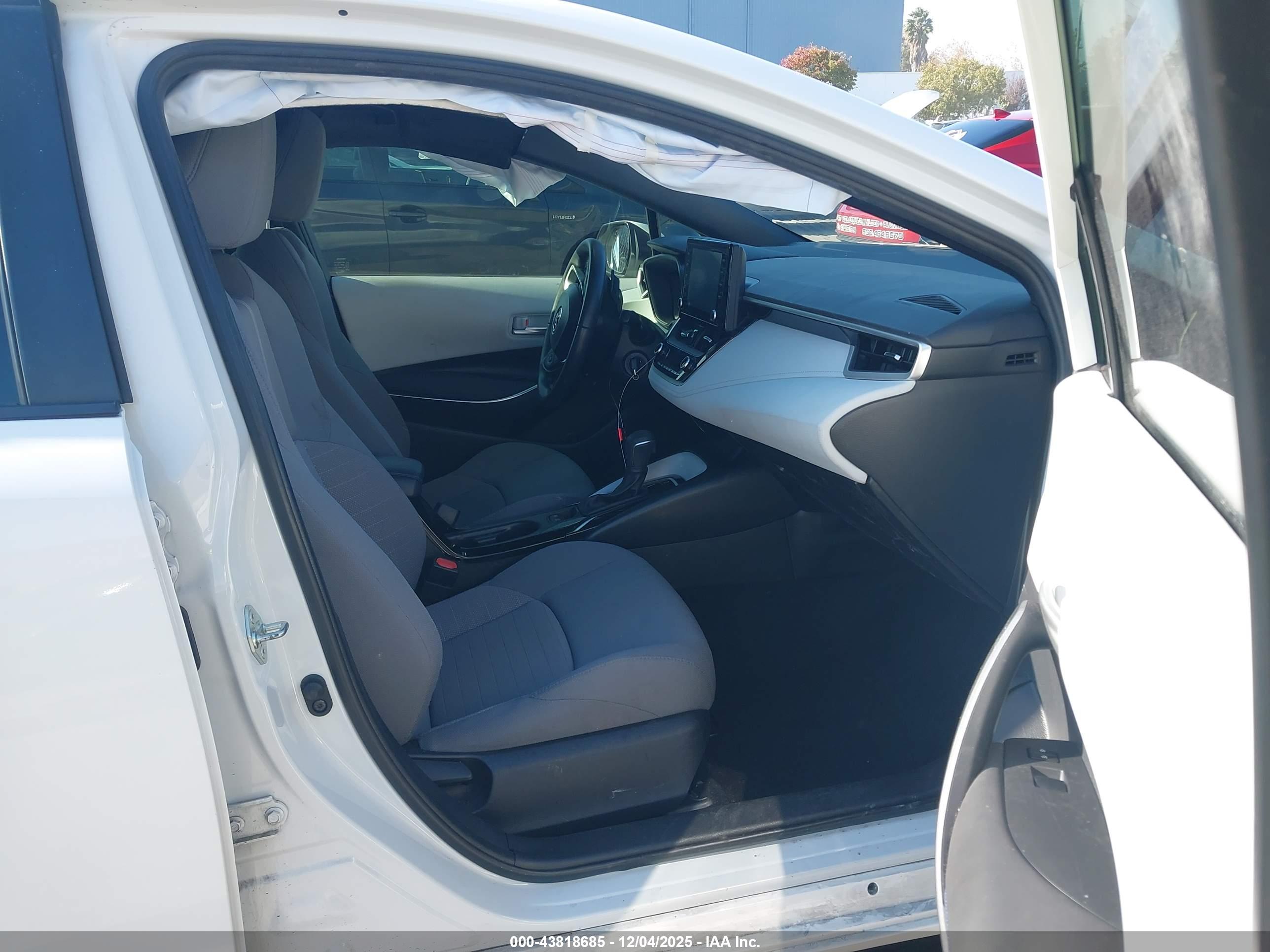 TOYOTA COROLLA image 5