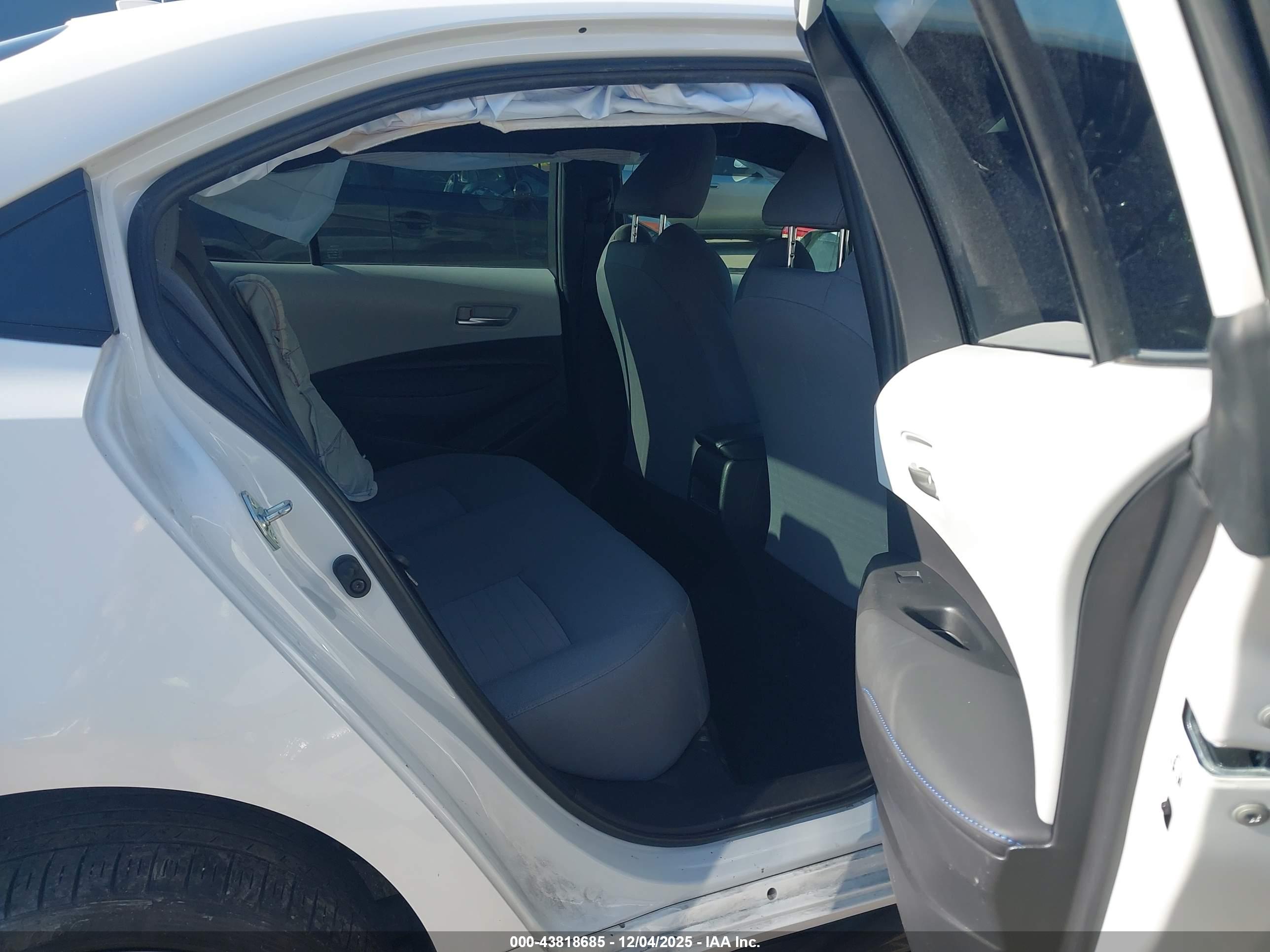 TOYOTA COROLLA image 8