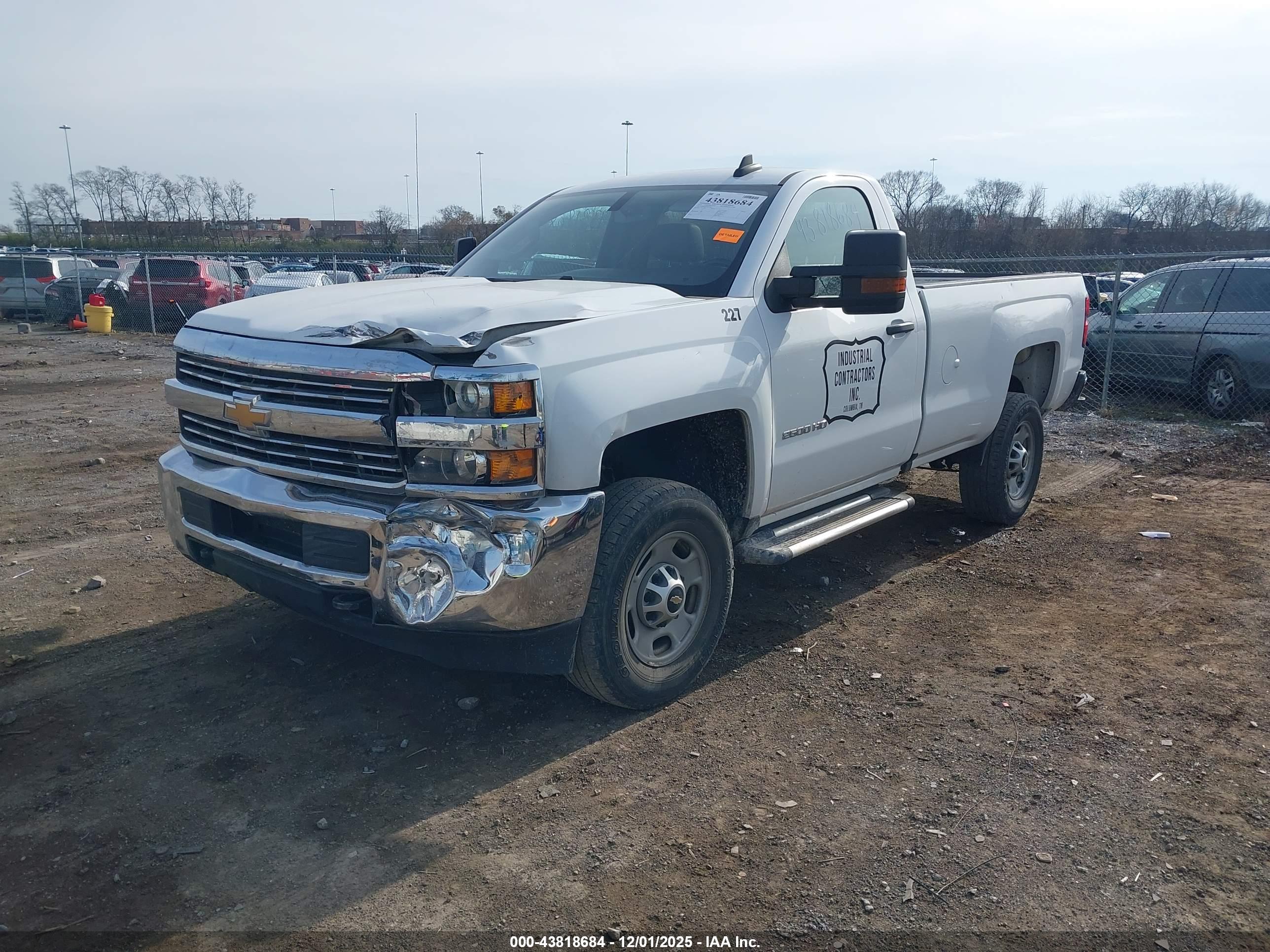 CHEVROLET SILVERADO image 2