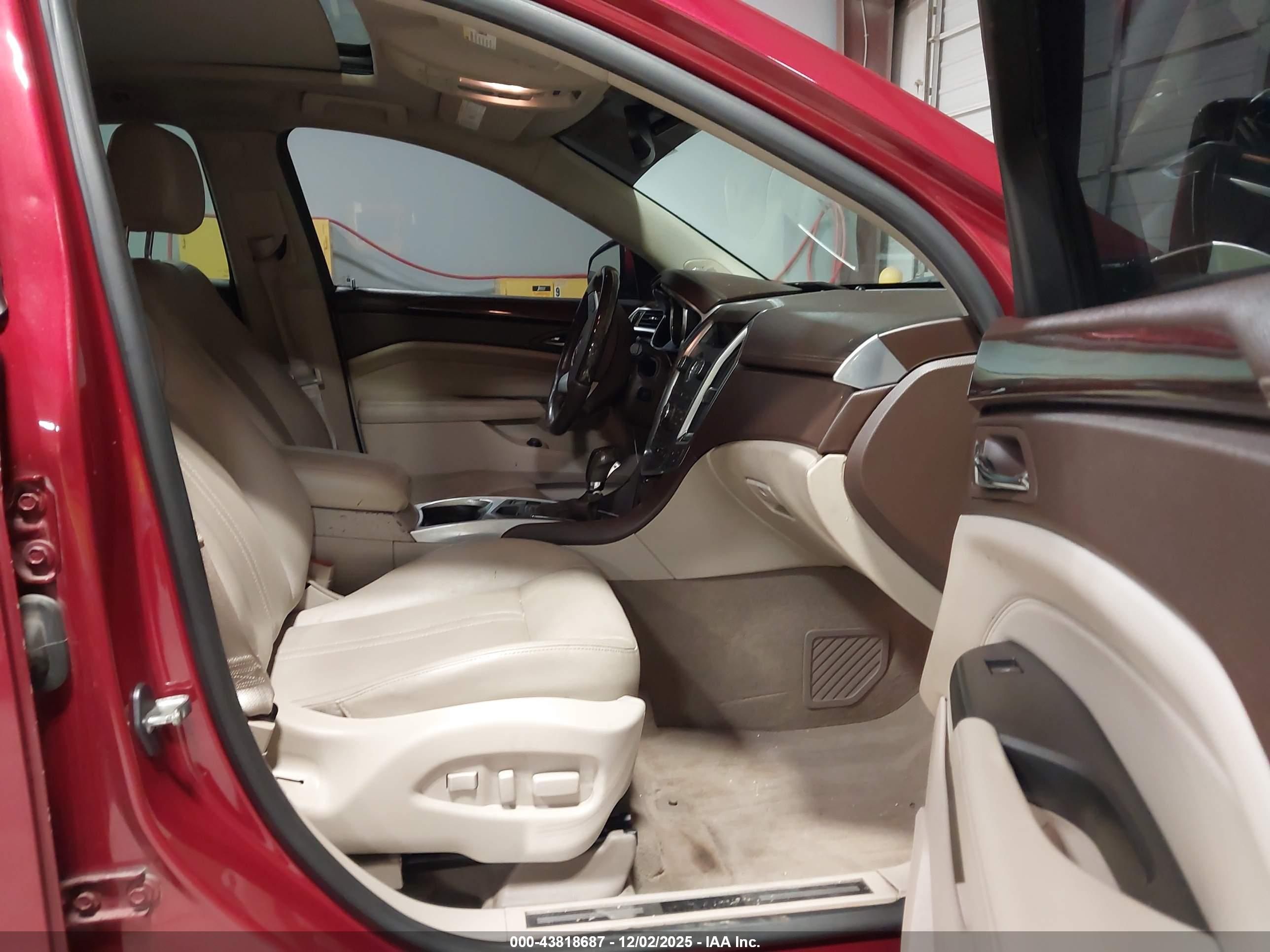CADILLAC SRX image 5