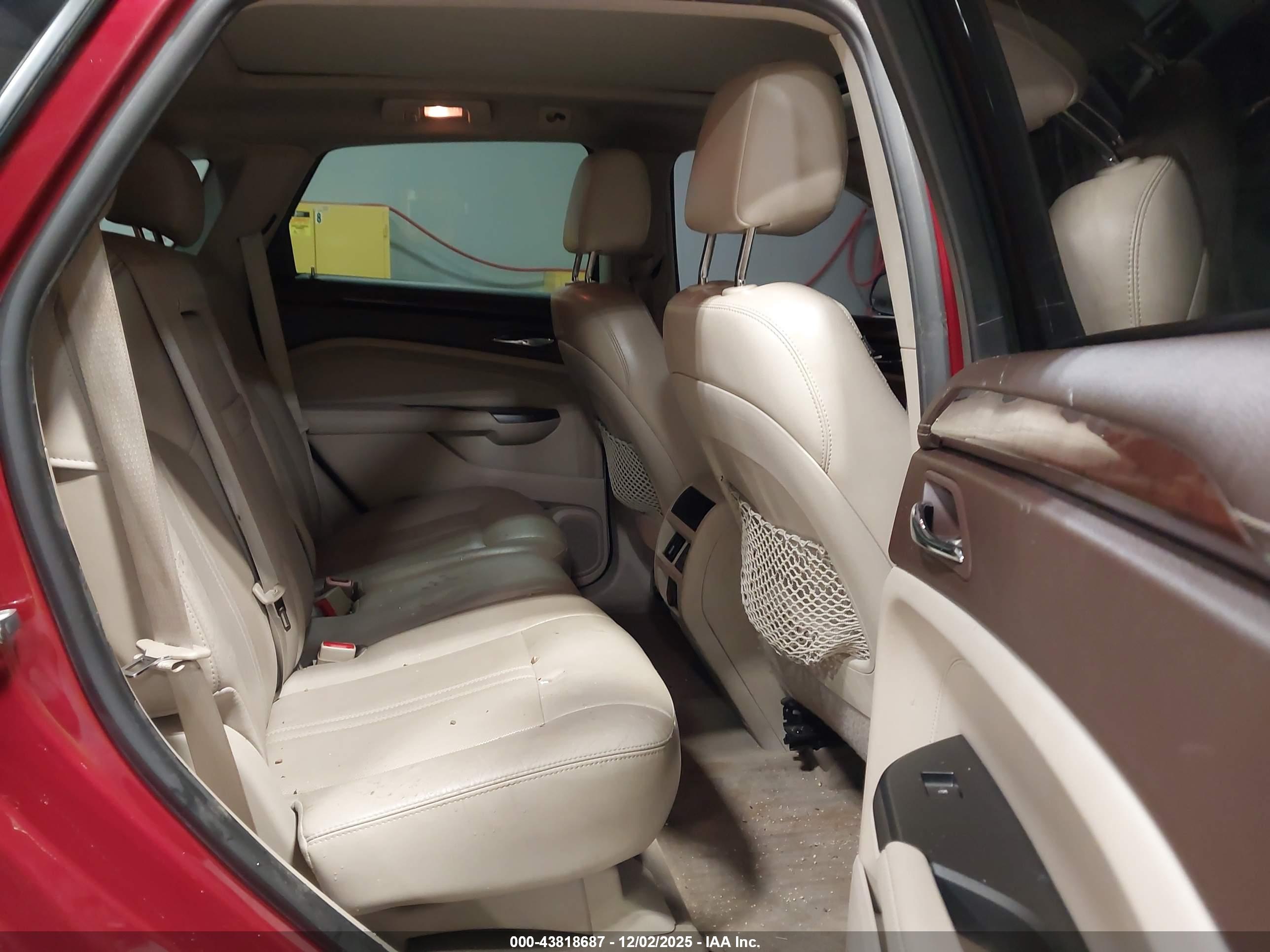 CADILLAC SRX image 8