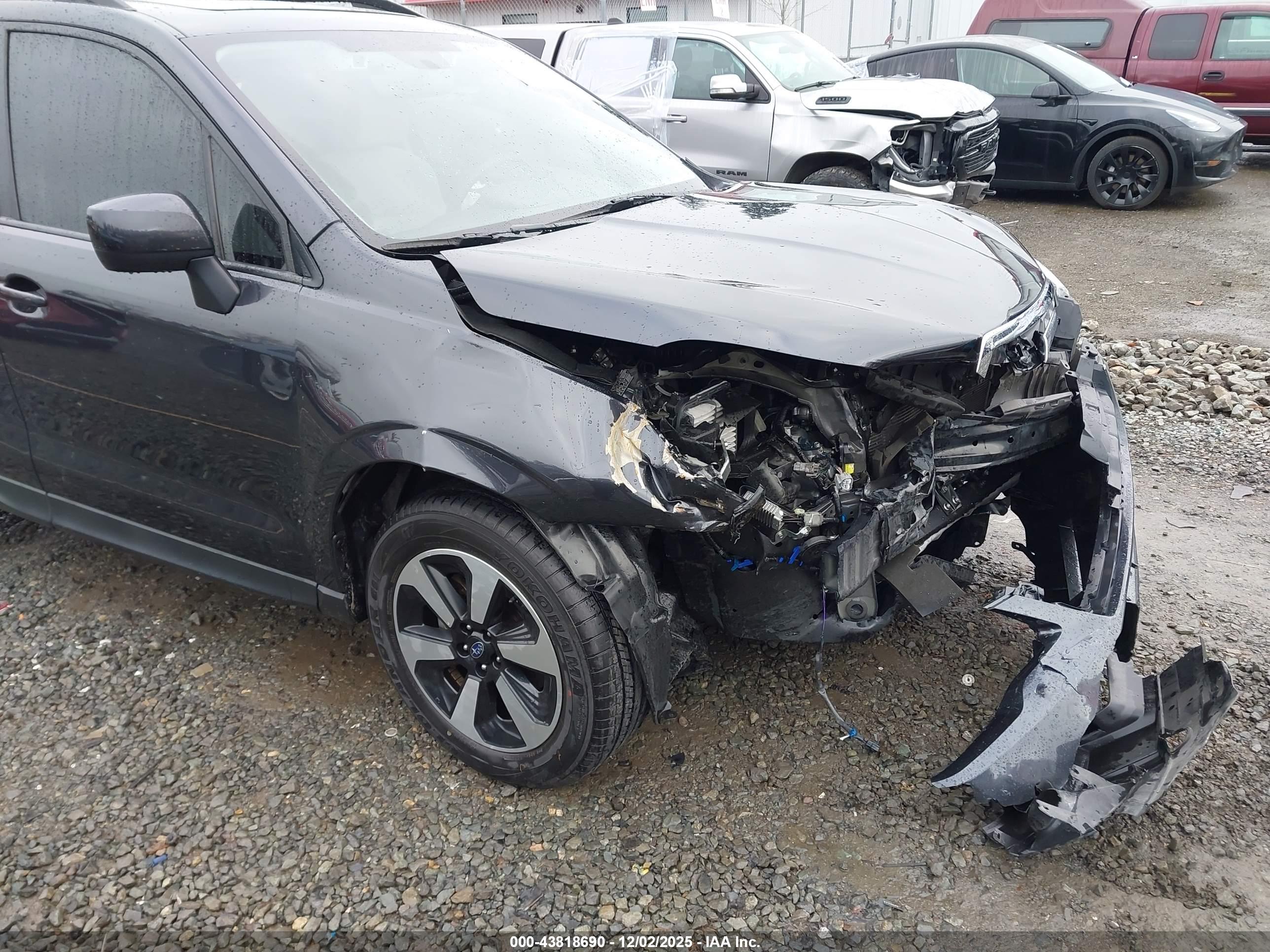 SUBARU FORESTER image 6