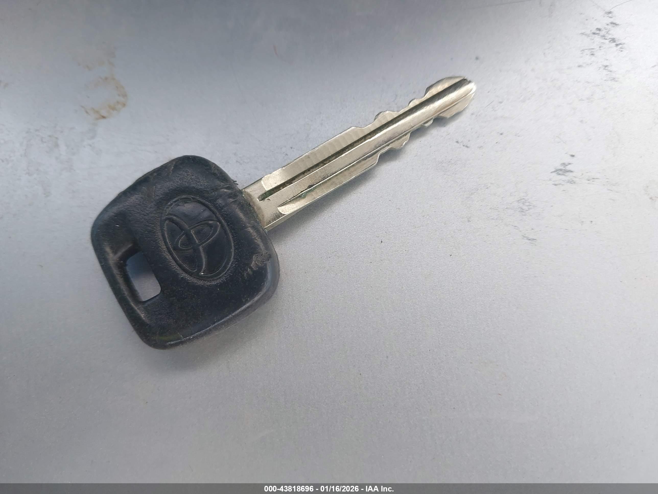 TOYOTA YARIS image 11
