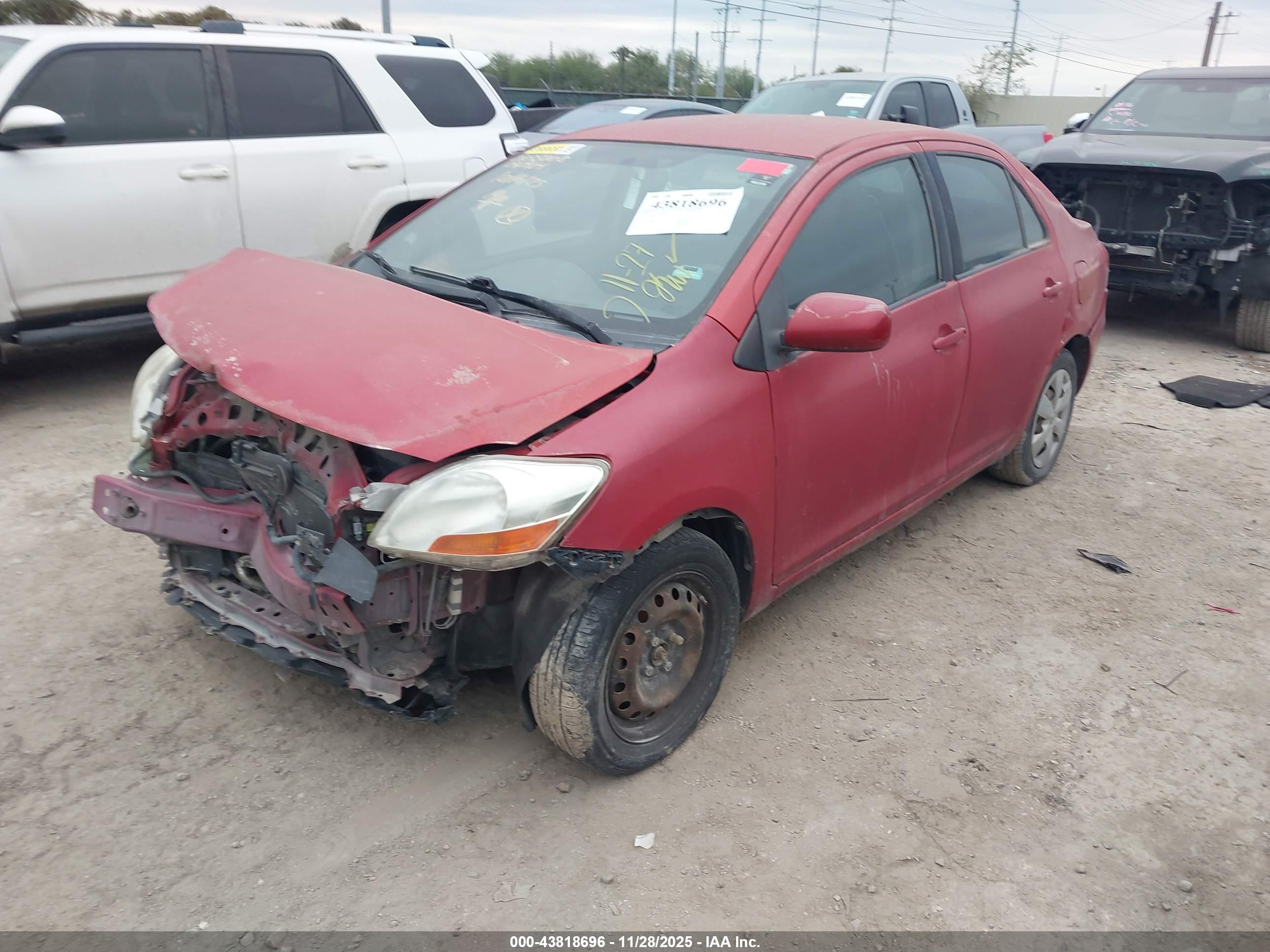 TOYOTA YARIS image 2