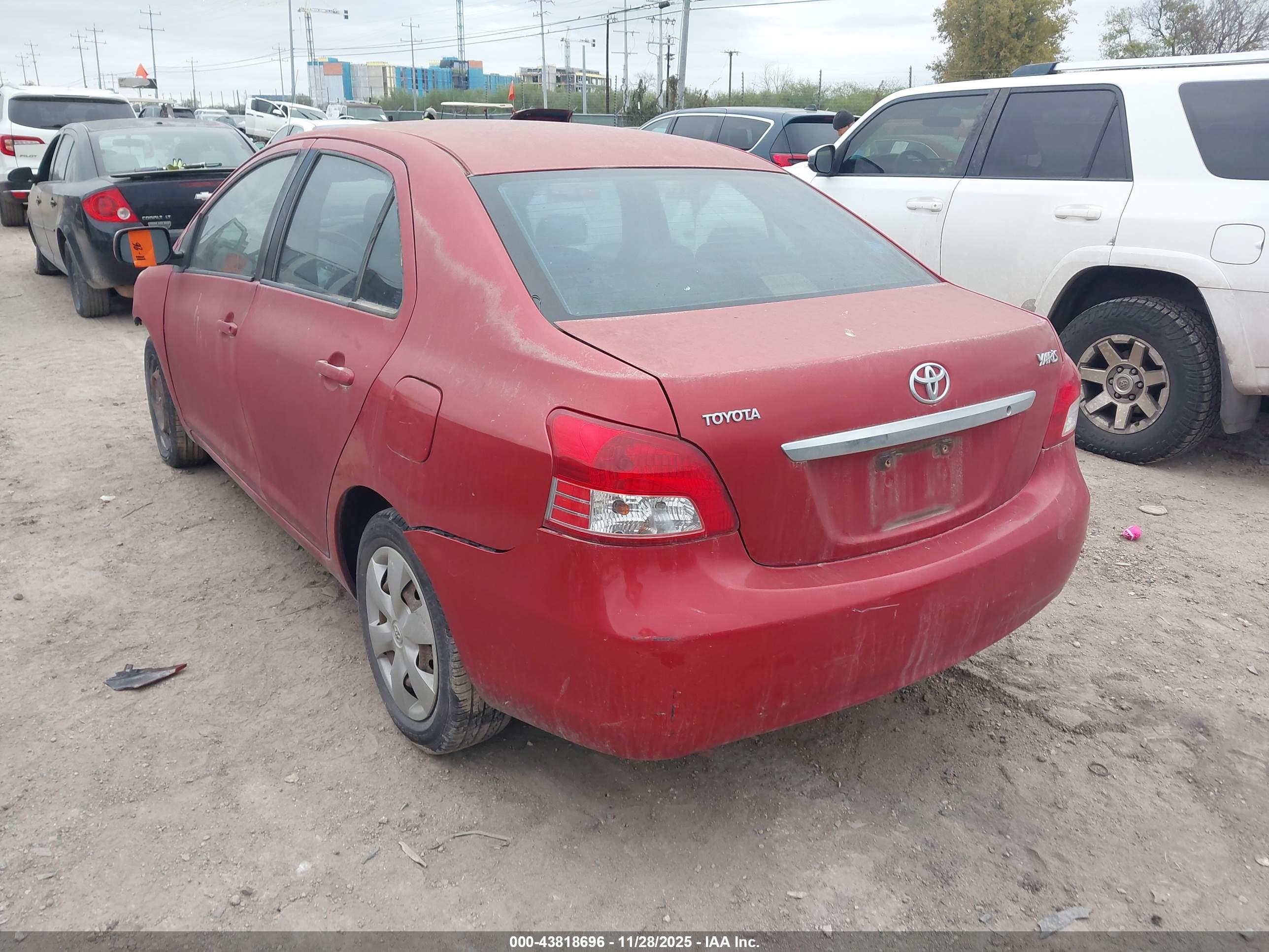 TOYOTA YARIS image 3