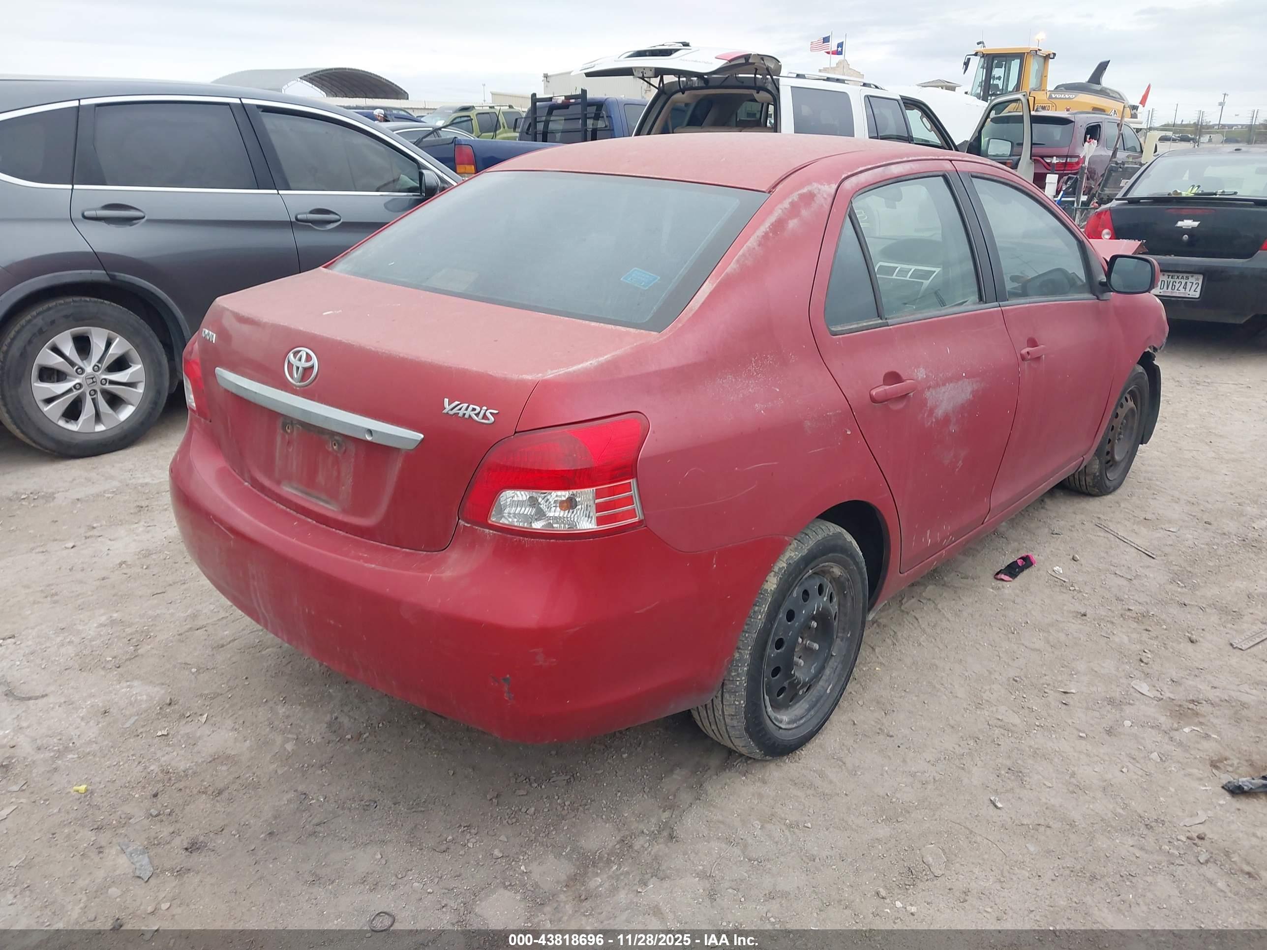 TOYOTA YARIS image 4