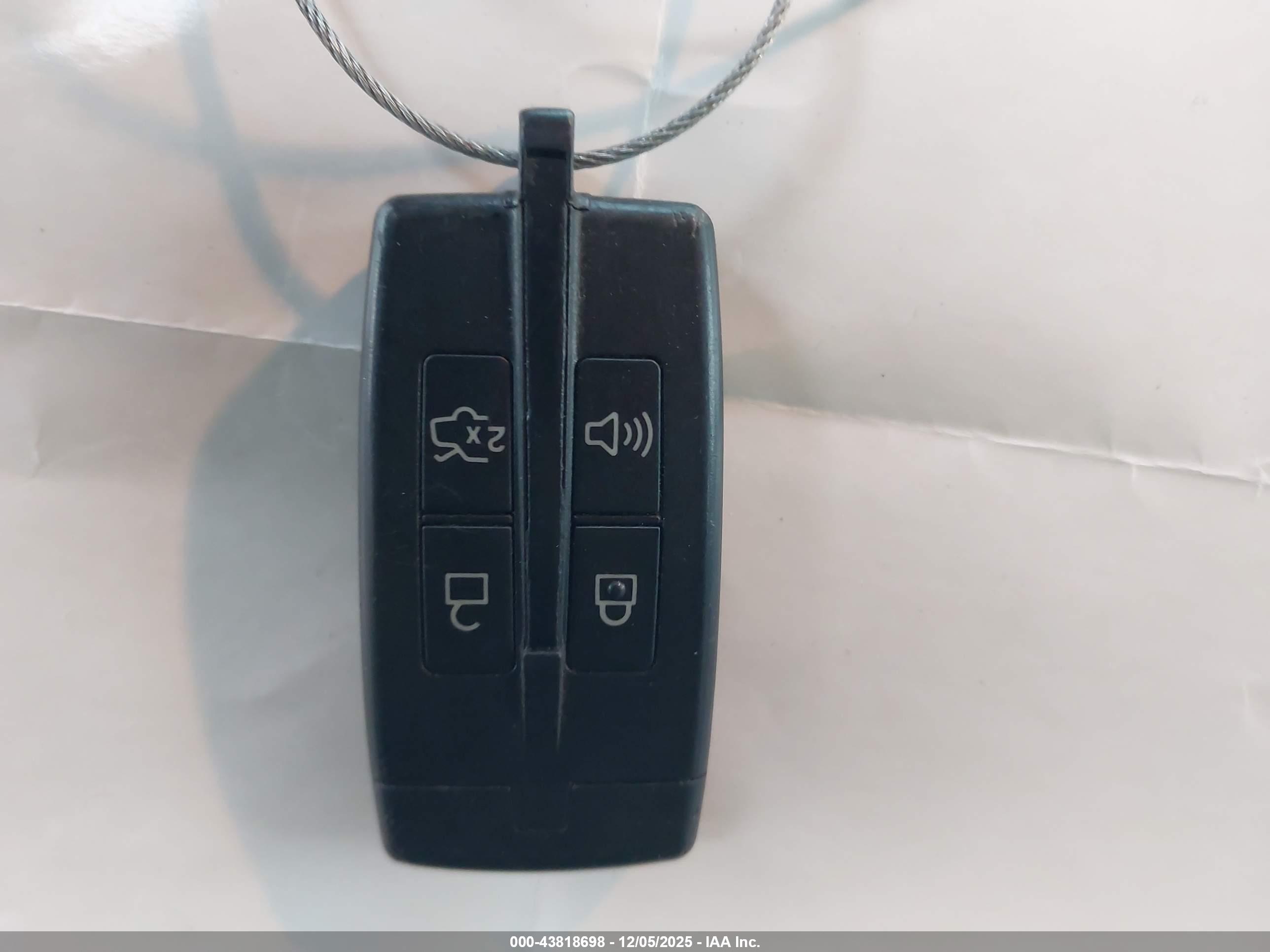 FORD TAURUS image 11