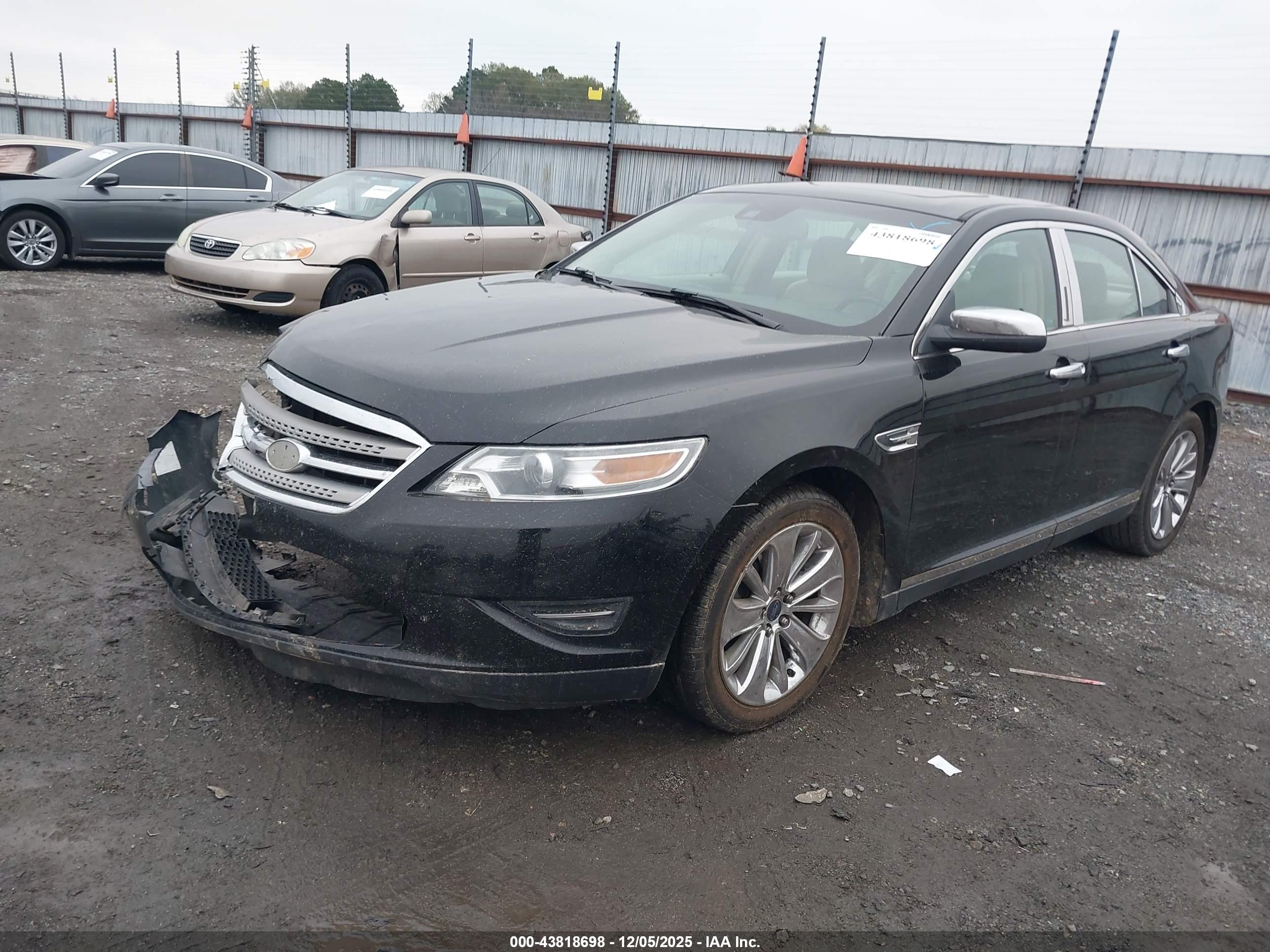 FORD TAURUS image 2