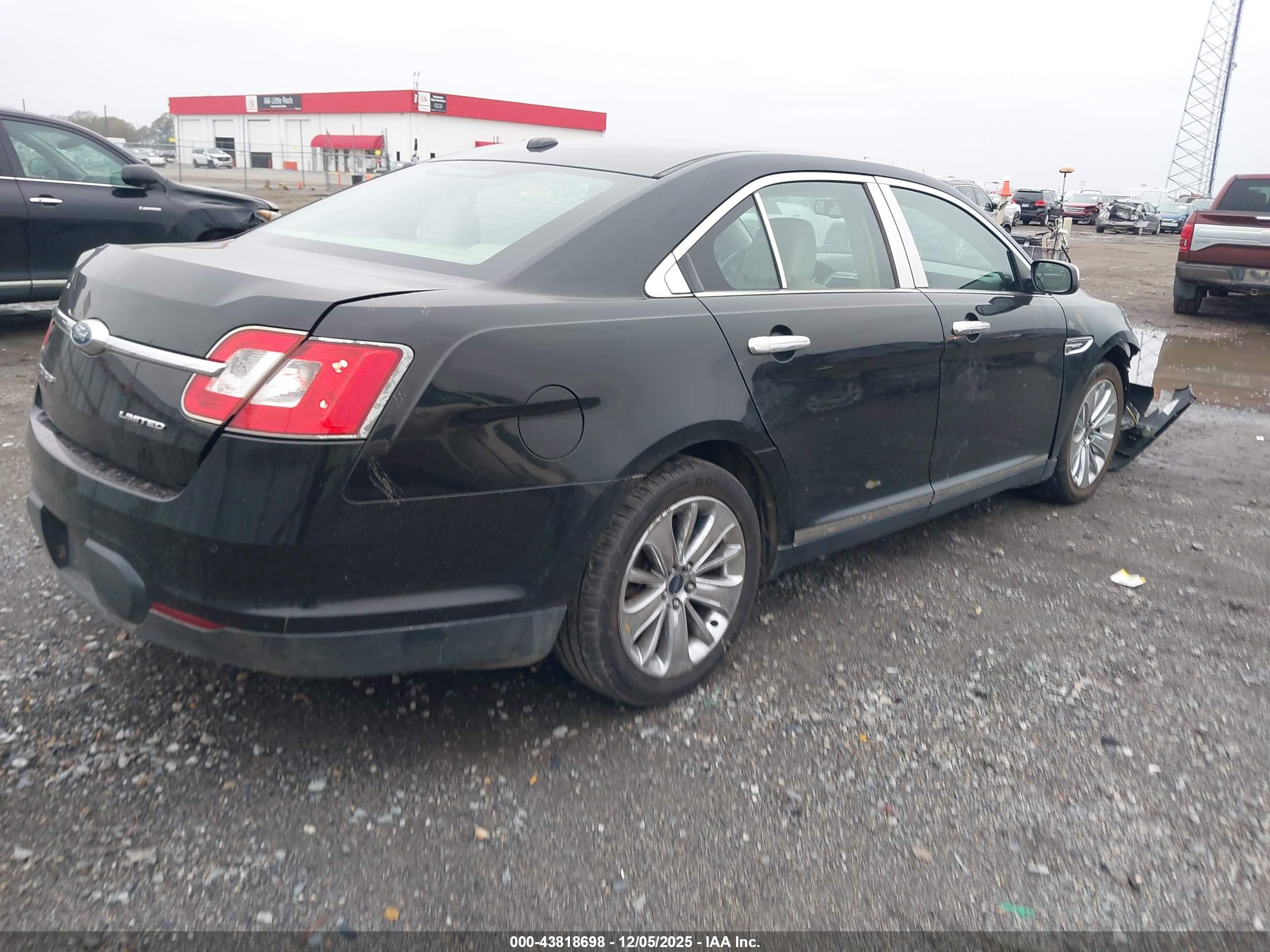 FORD TAURUS image 4
