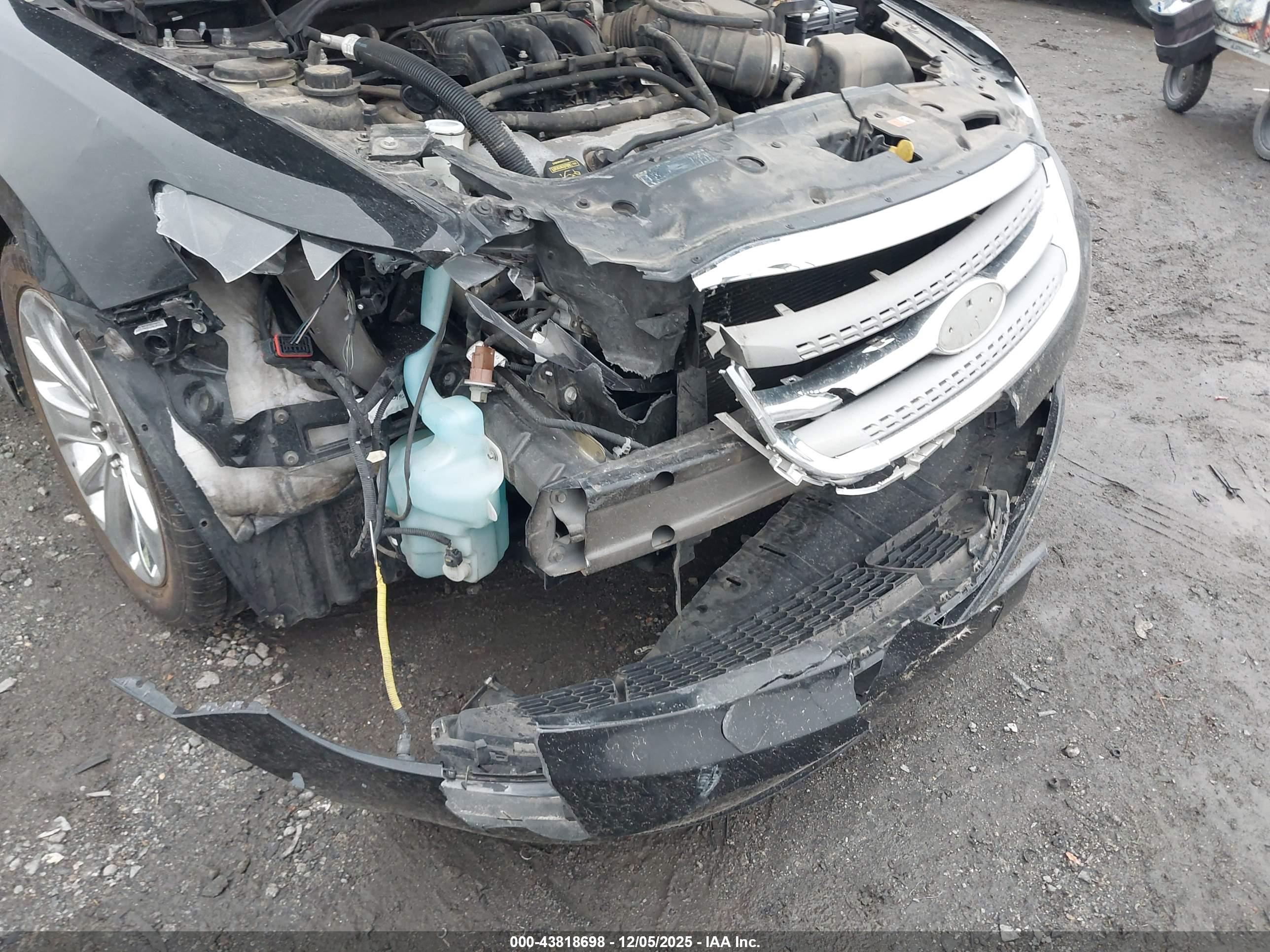 FORD TAURUS image 6