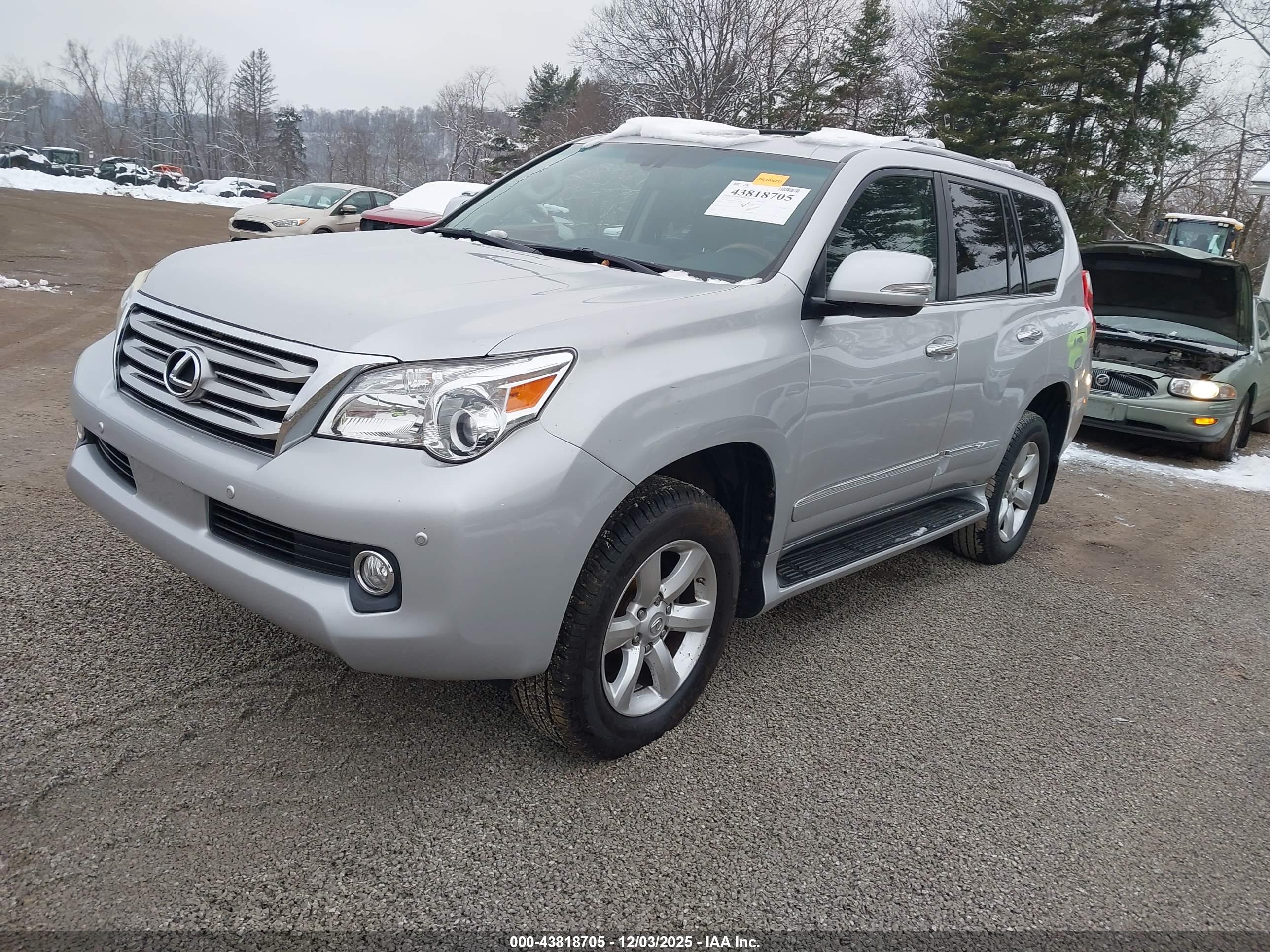 LEXUS GX image 2