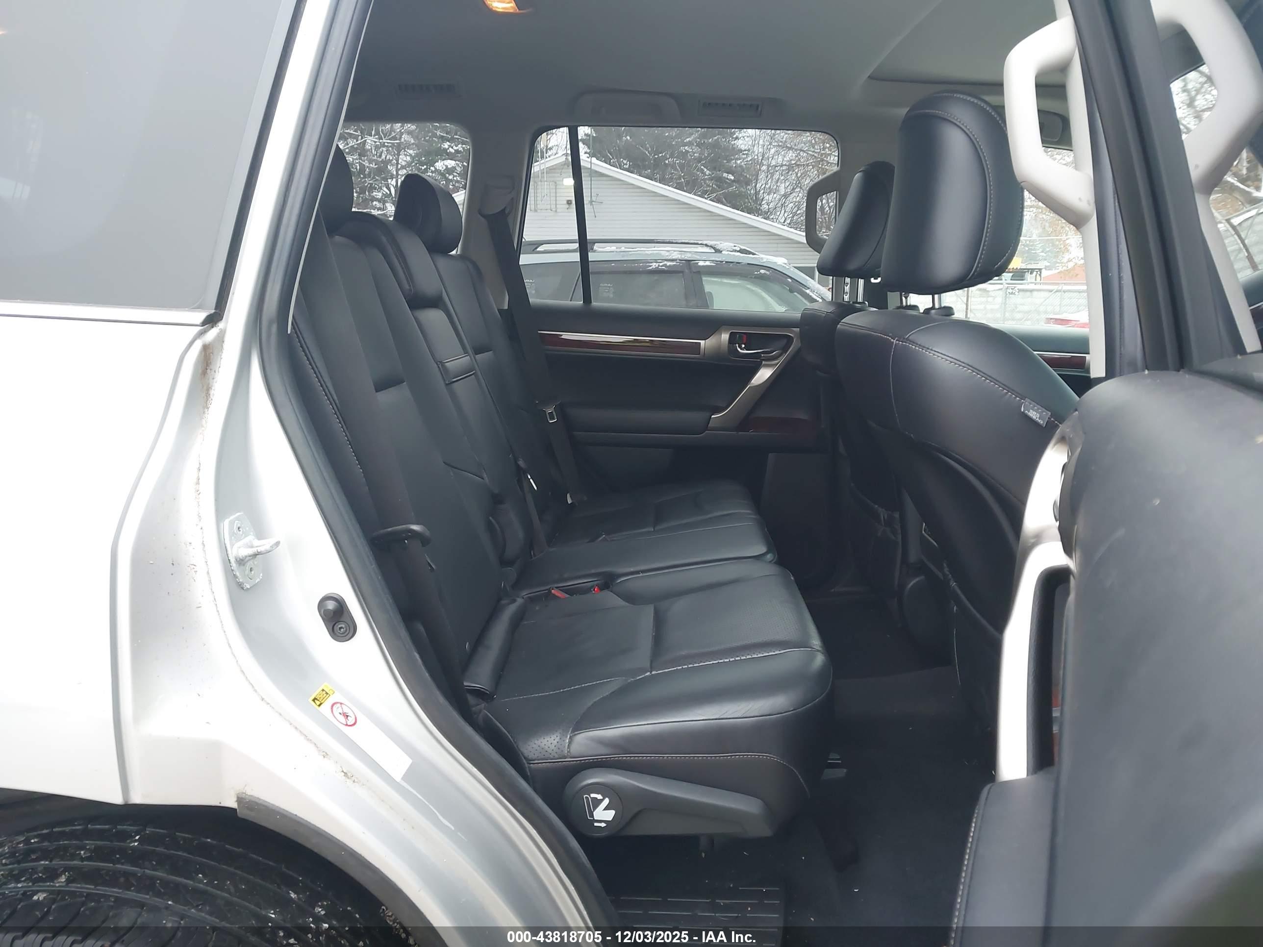 LEXUS GX image 8