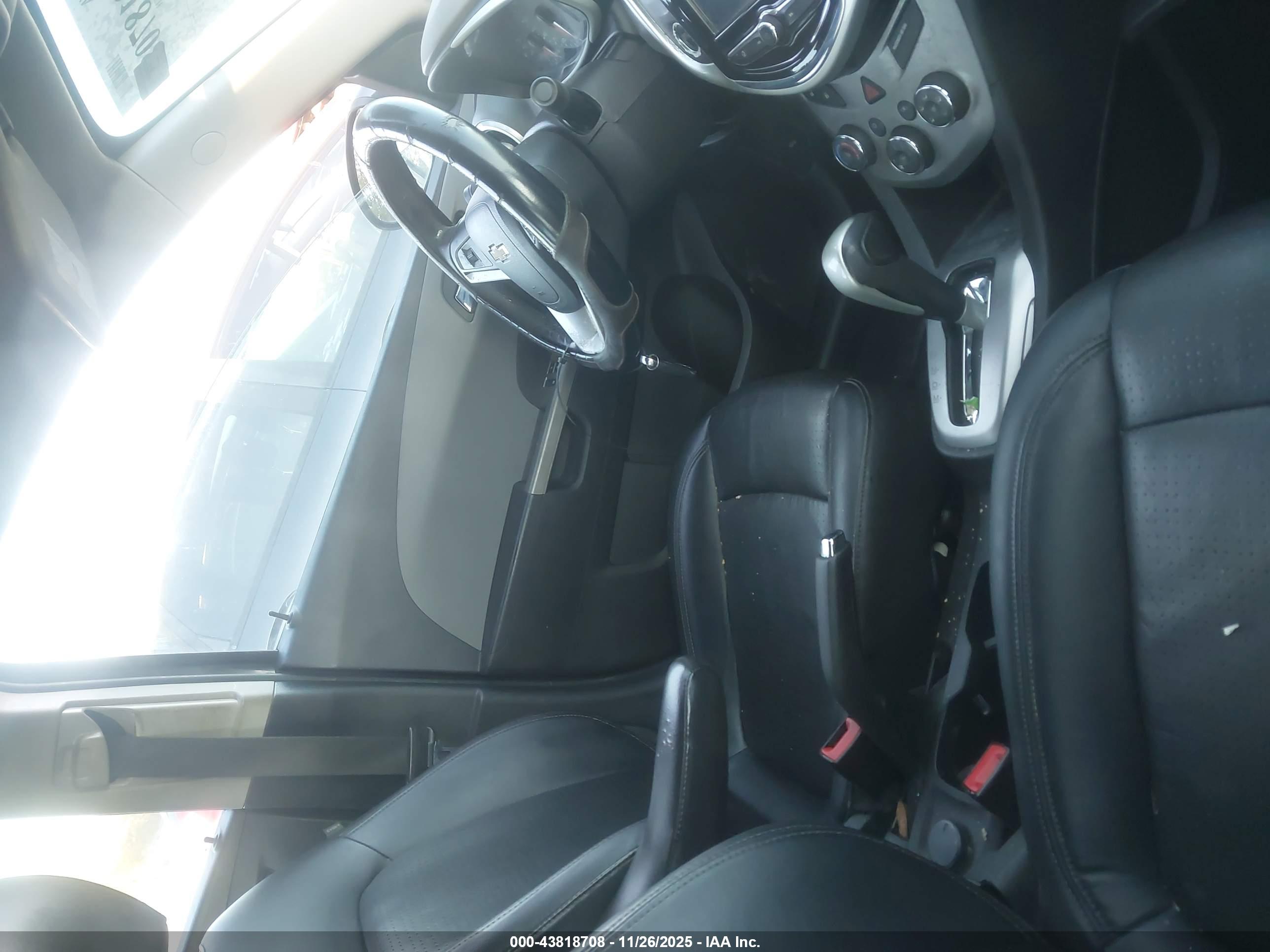 CHEVROLET SONIC image 5