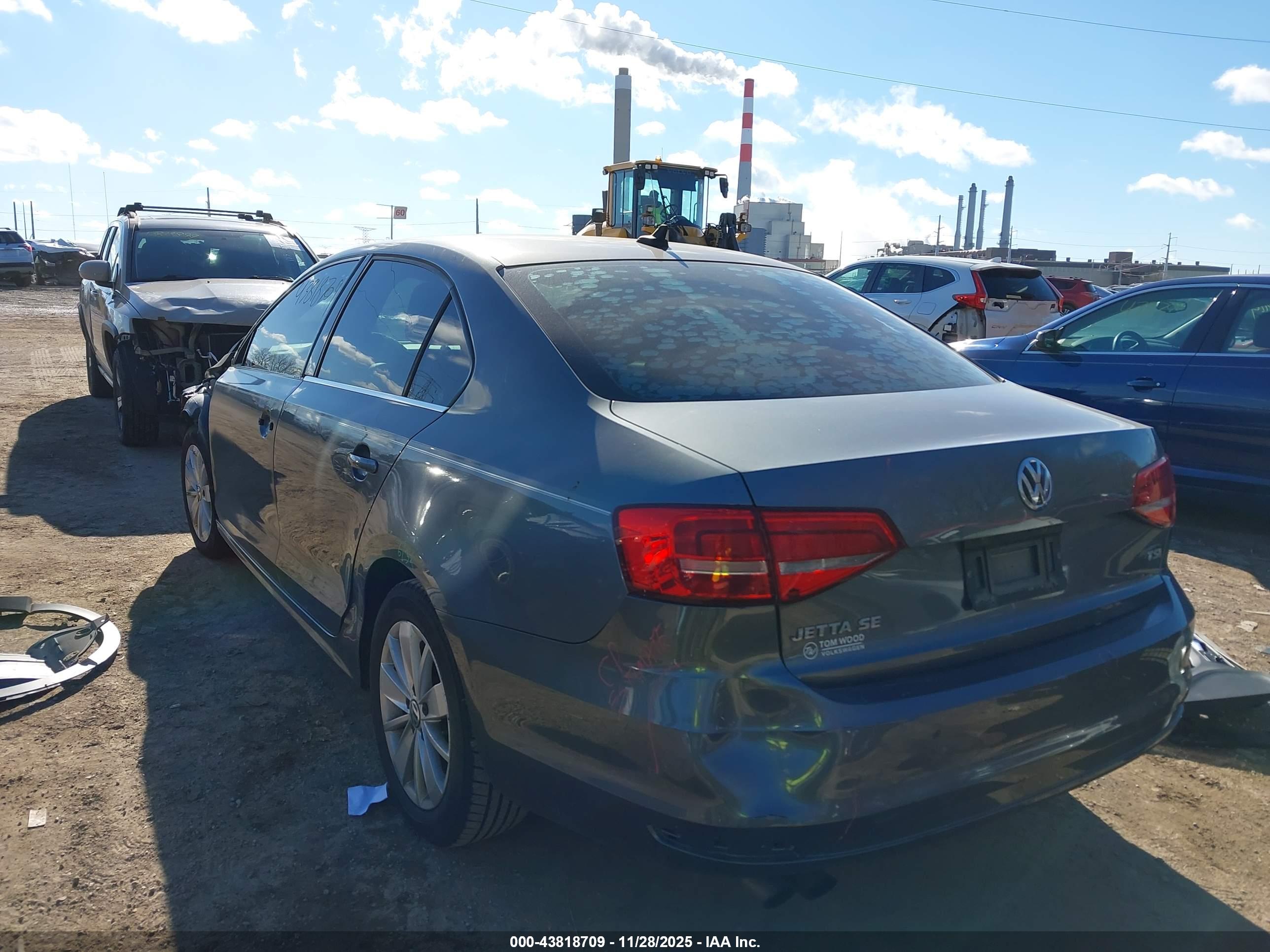 VOLKSWAGEN JETTA image 3
