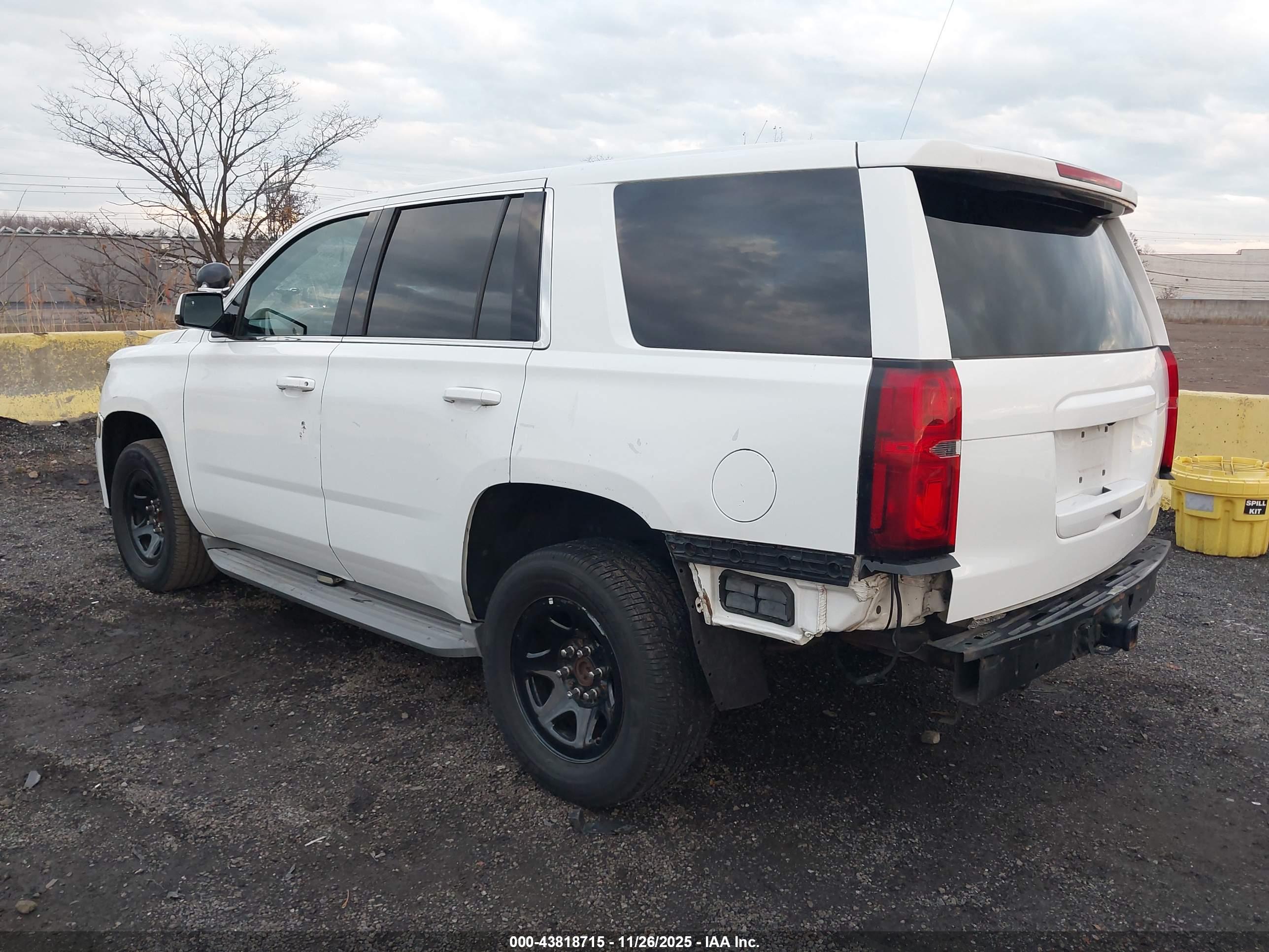 CHEVROLET TAHOE image 3