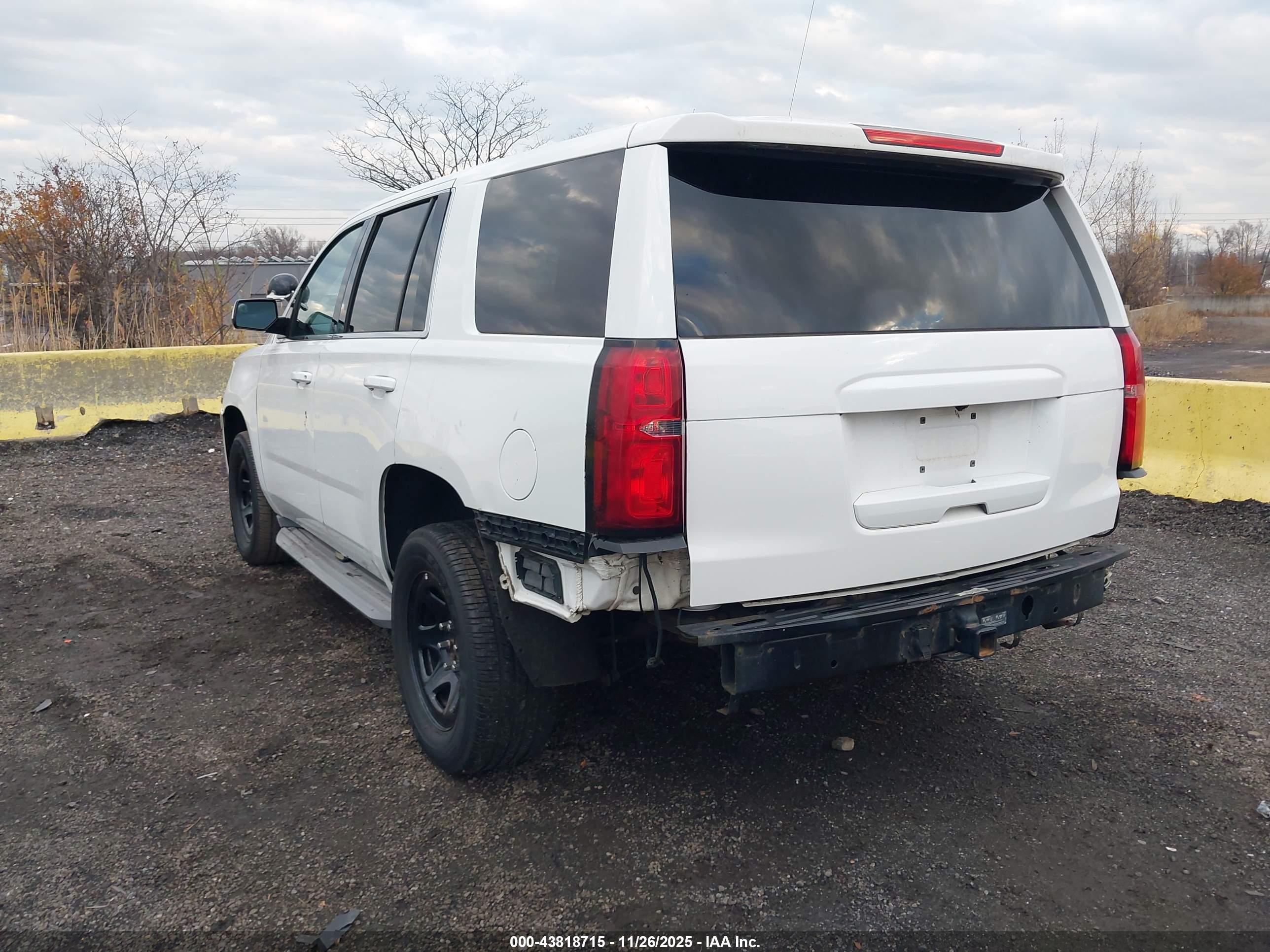 CHEVROLET TAHOE image 6