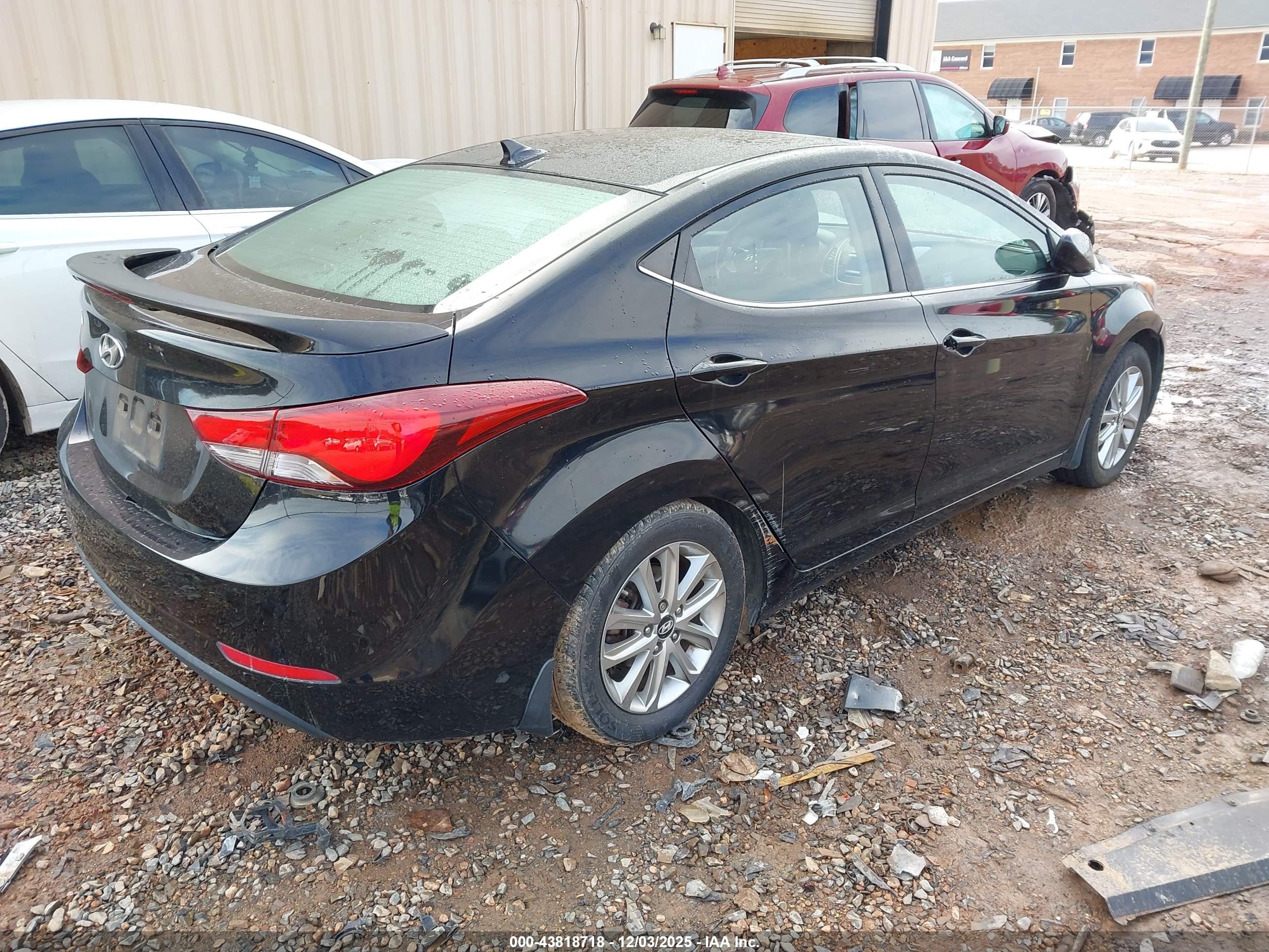 HYUNDAI ELANTRA image 4