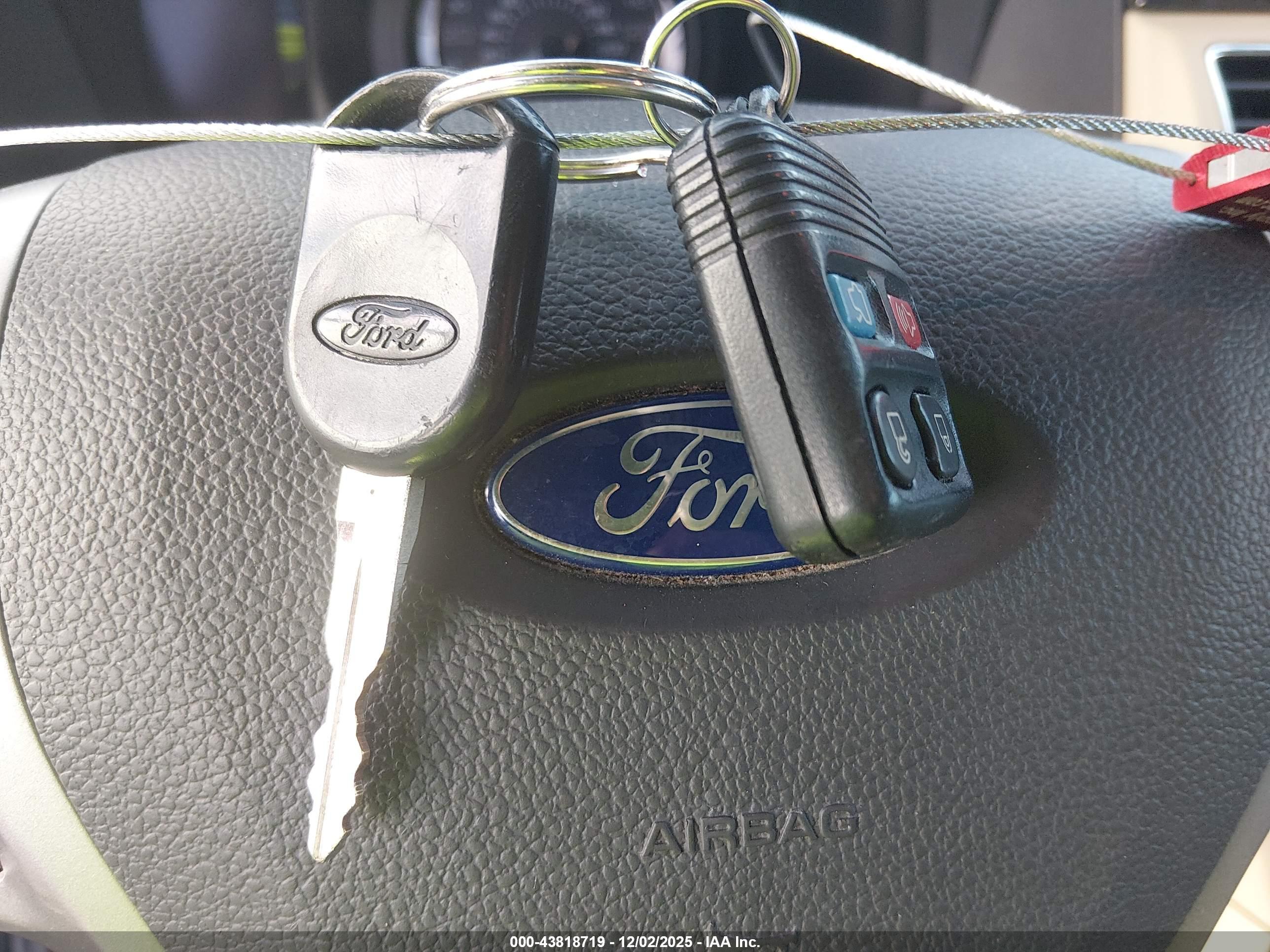 FORD FLEX image 11