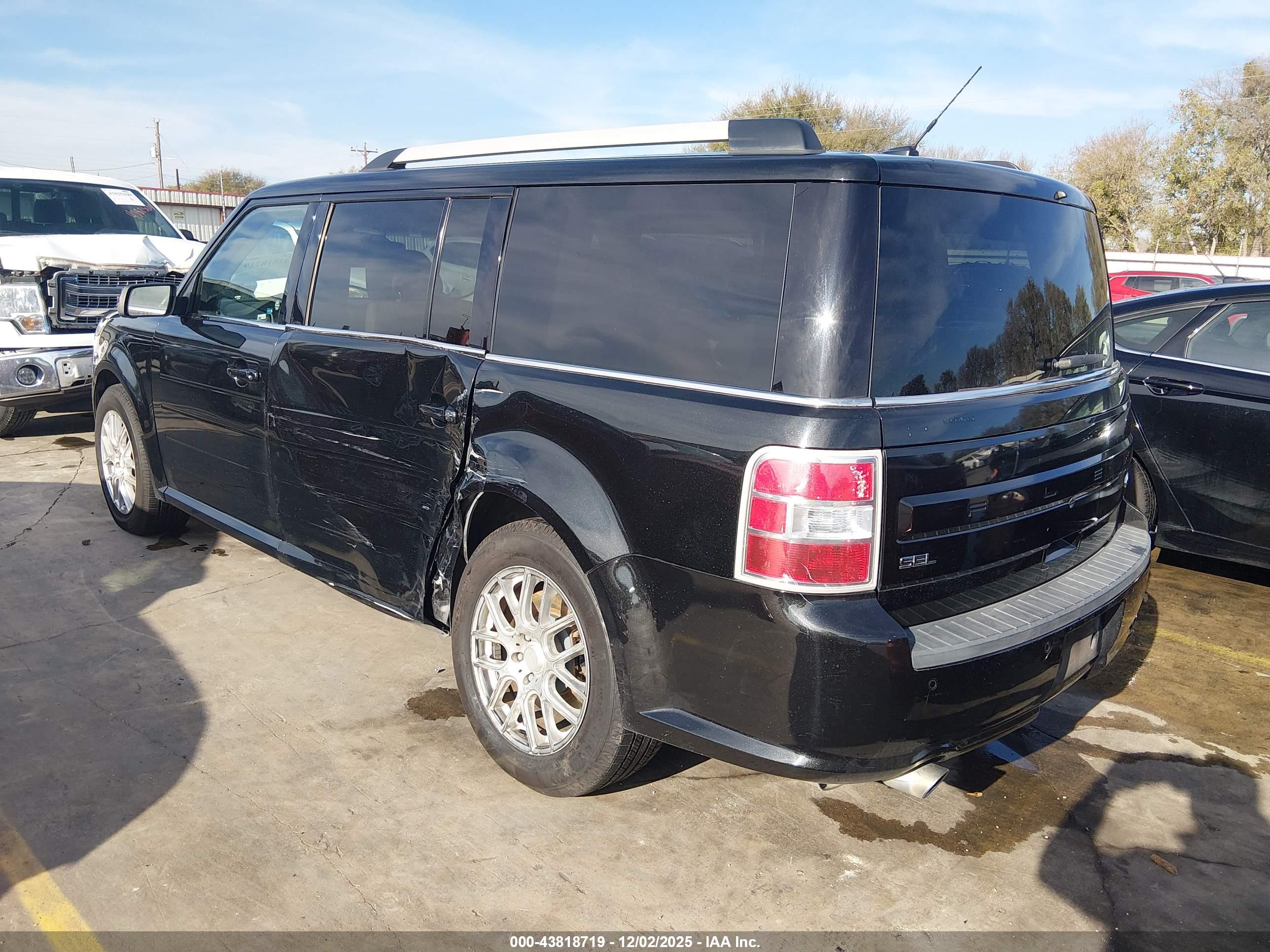 FORD FLEX image 3