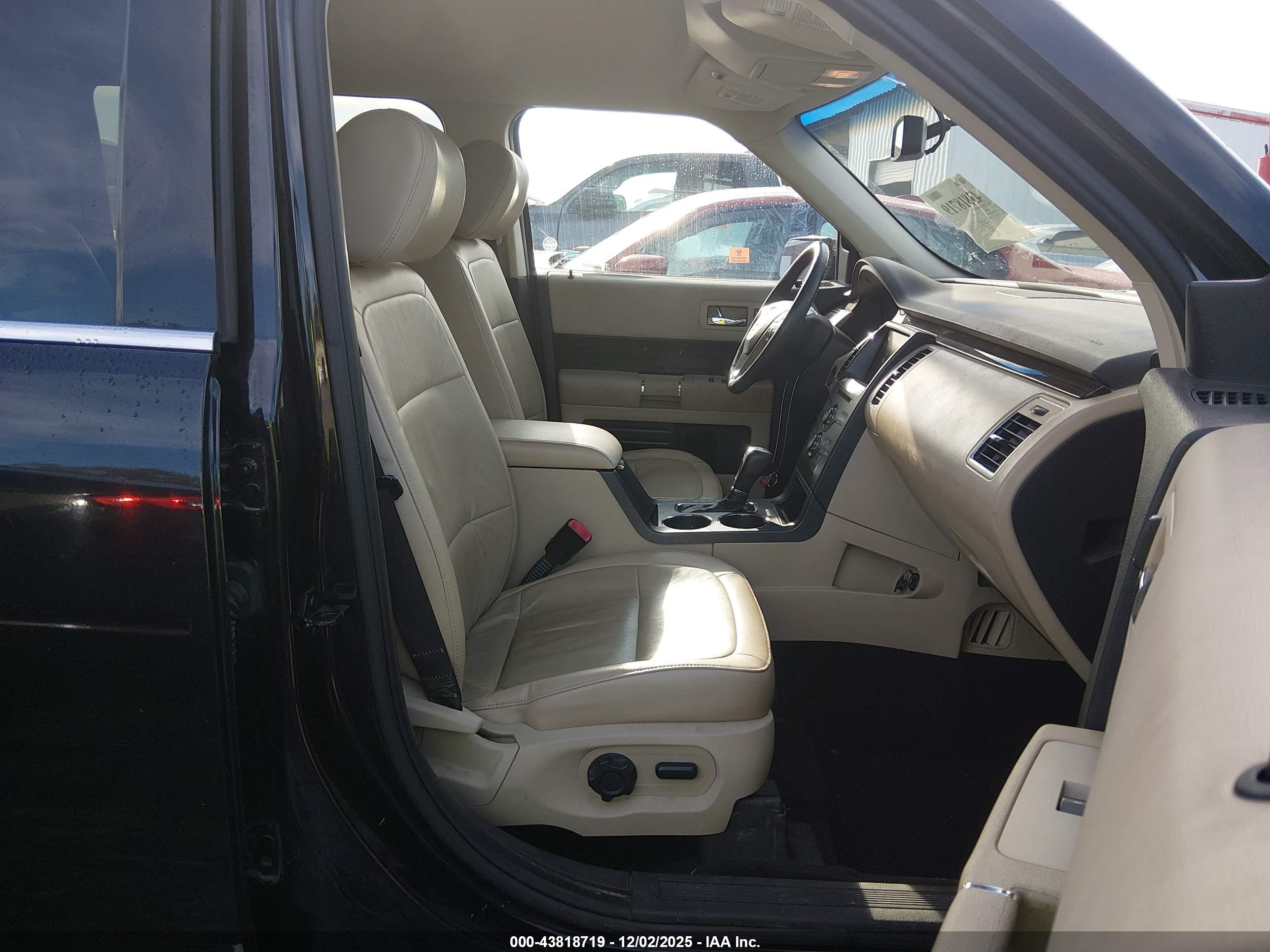 FORD FLEX image 5