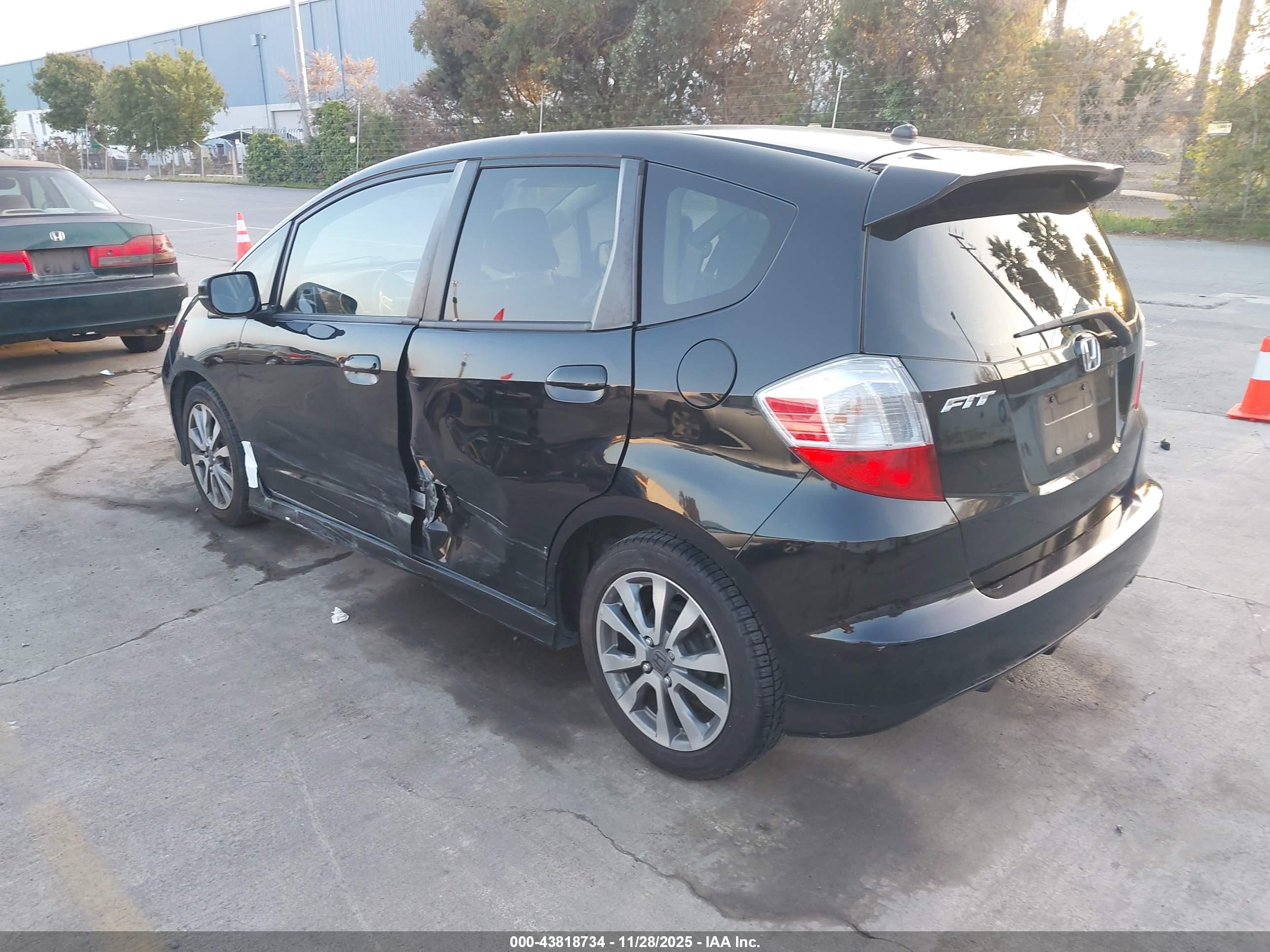 HONDA FIT image 3