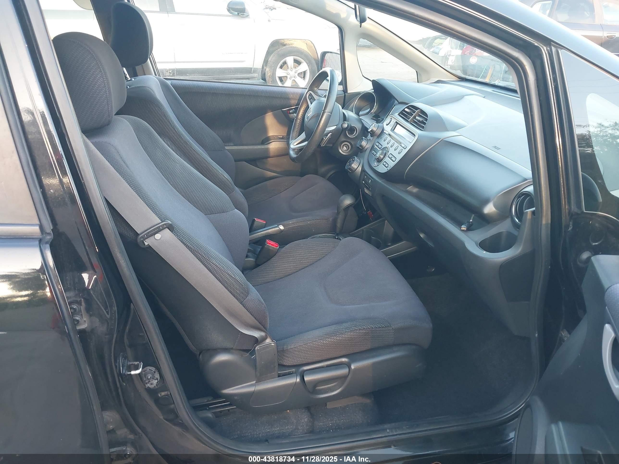 HONDA FIT image 5